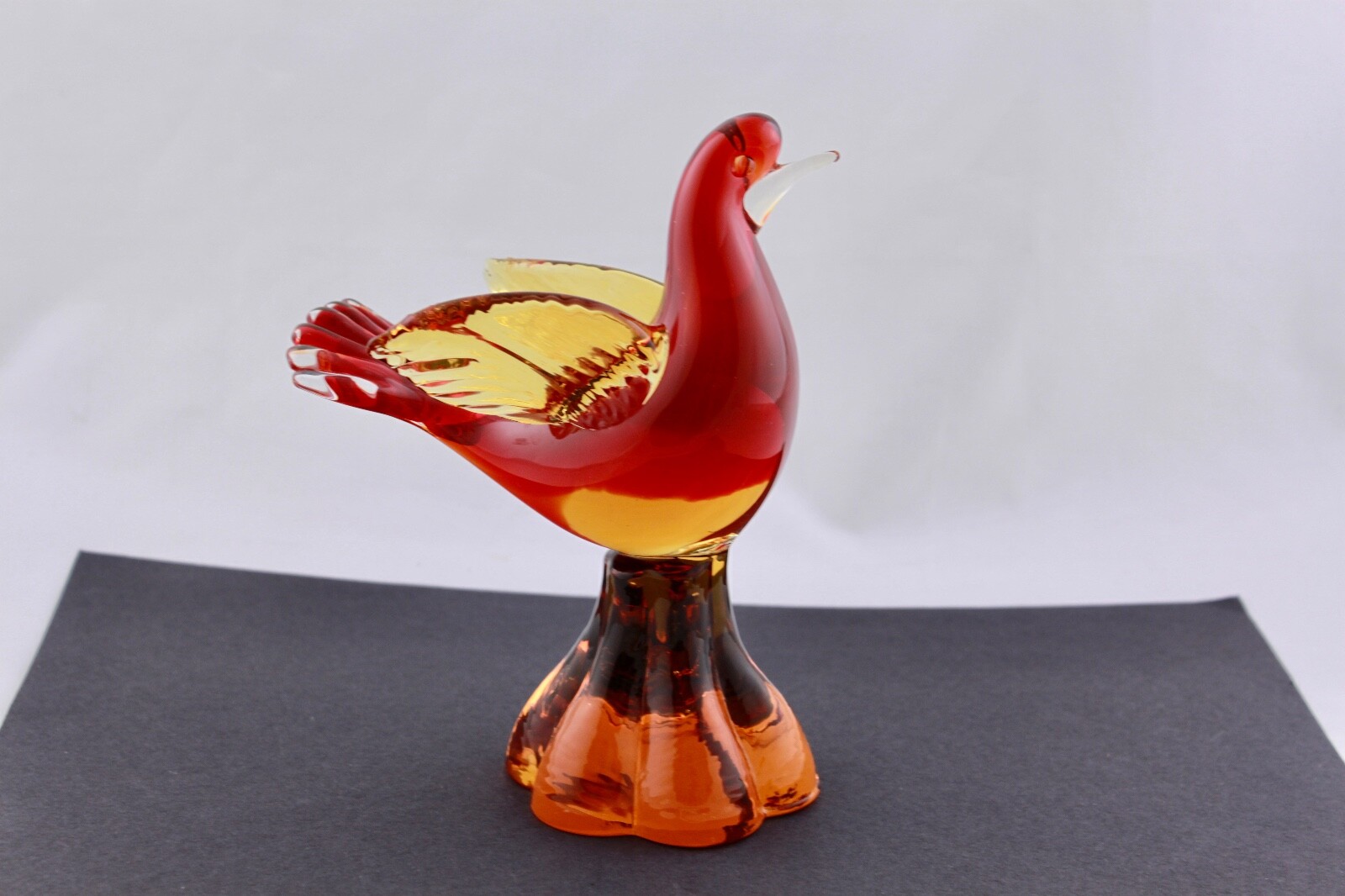 VINTAGE ART GLASS BIRD RED YELLOW AMBERINA 6″ INCHES TALL – MINT