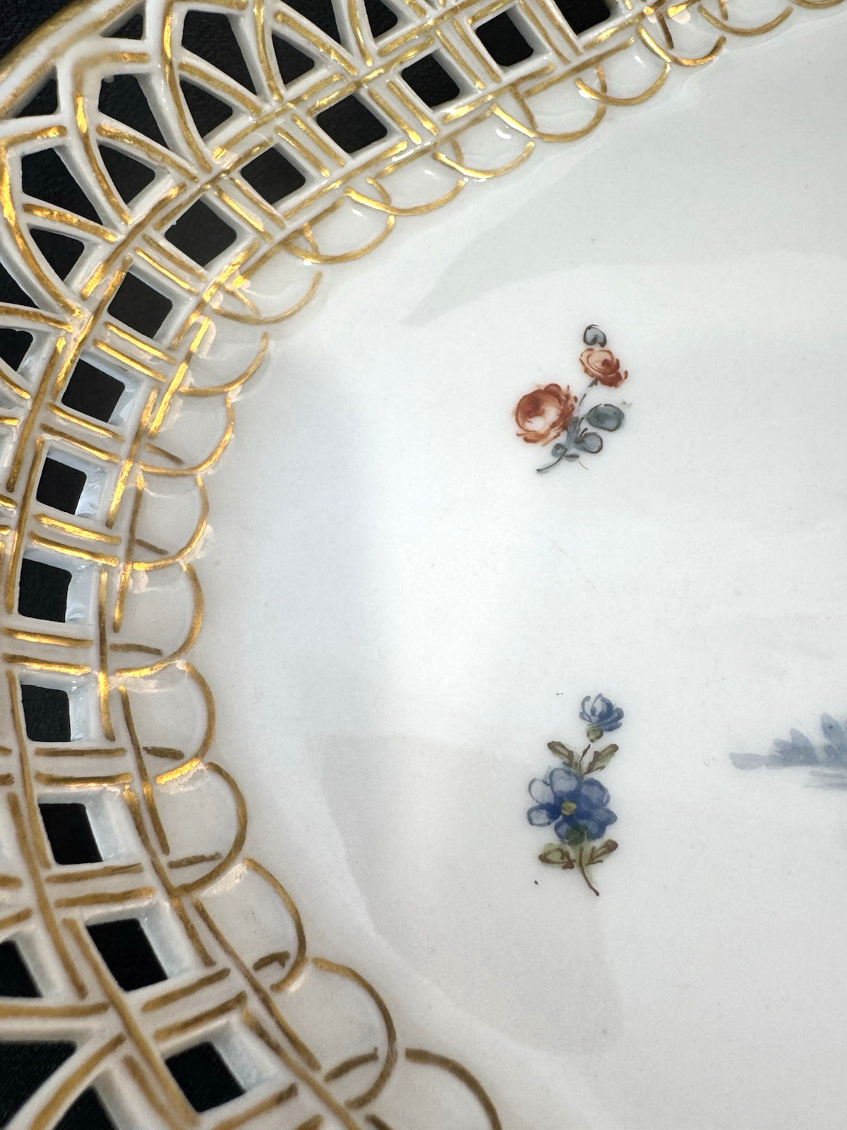 Antique KPM Berlin Porcelain Reticulated Platter Pater Bagpipe Player Scene 11″