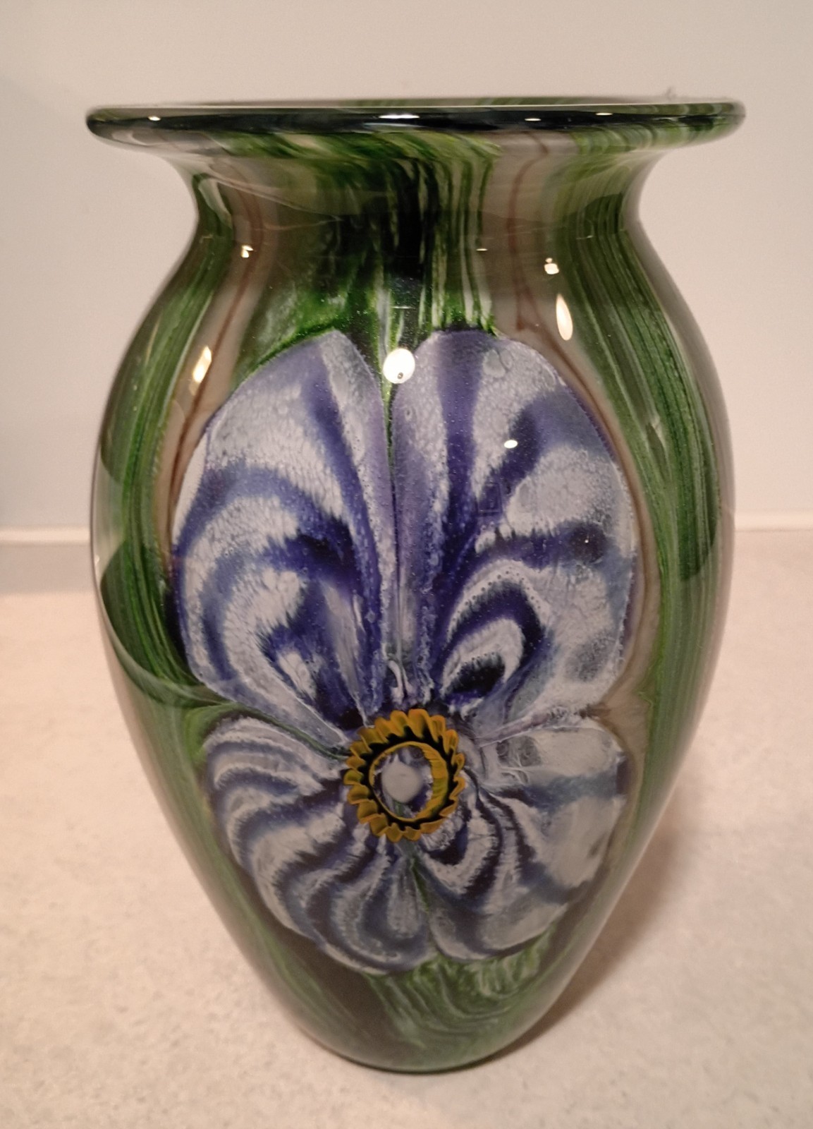 Mint! Rare Signed 2008 Robert Eickholt 9″ Glittery 3 Flower Art Glass Vase