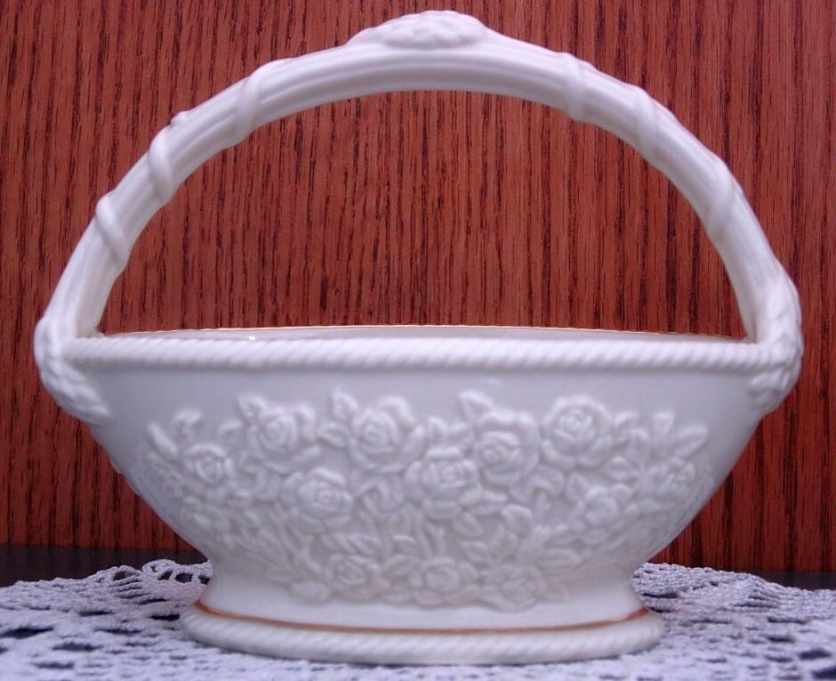 Lenox Rose Basket Ivory Porcelain with Gold Trim 4.75 inches ~ NIB
