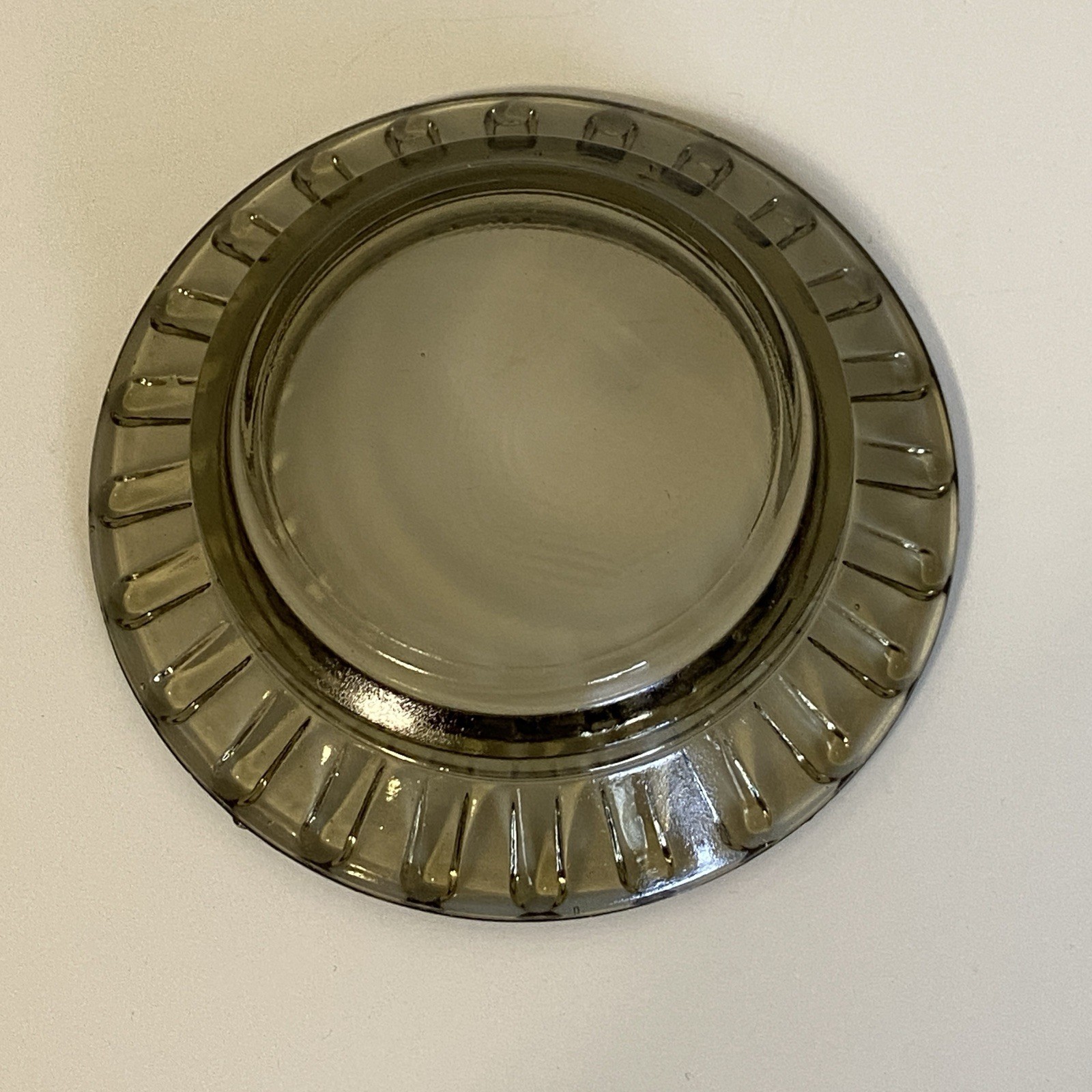Vintage Smoke Gray 4.75” Round Glass Ashtray With Ribbed Rim MCM