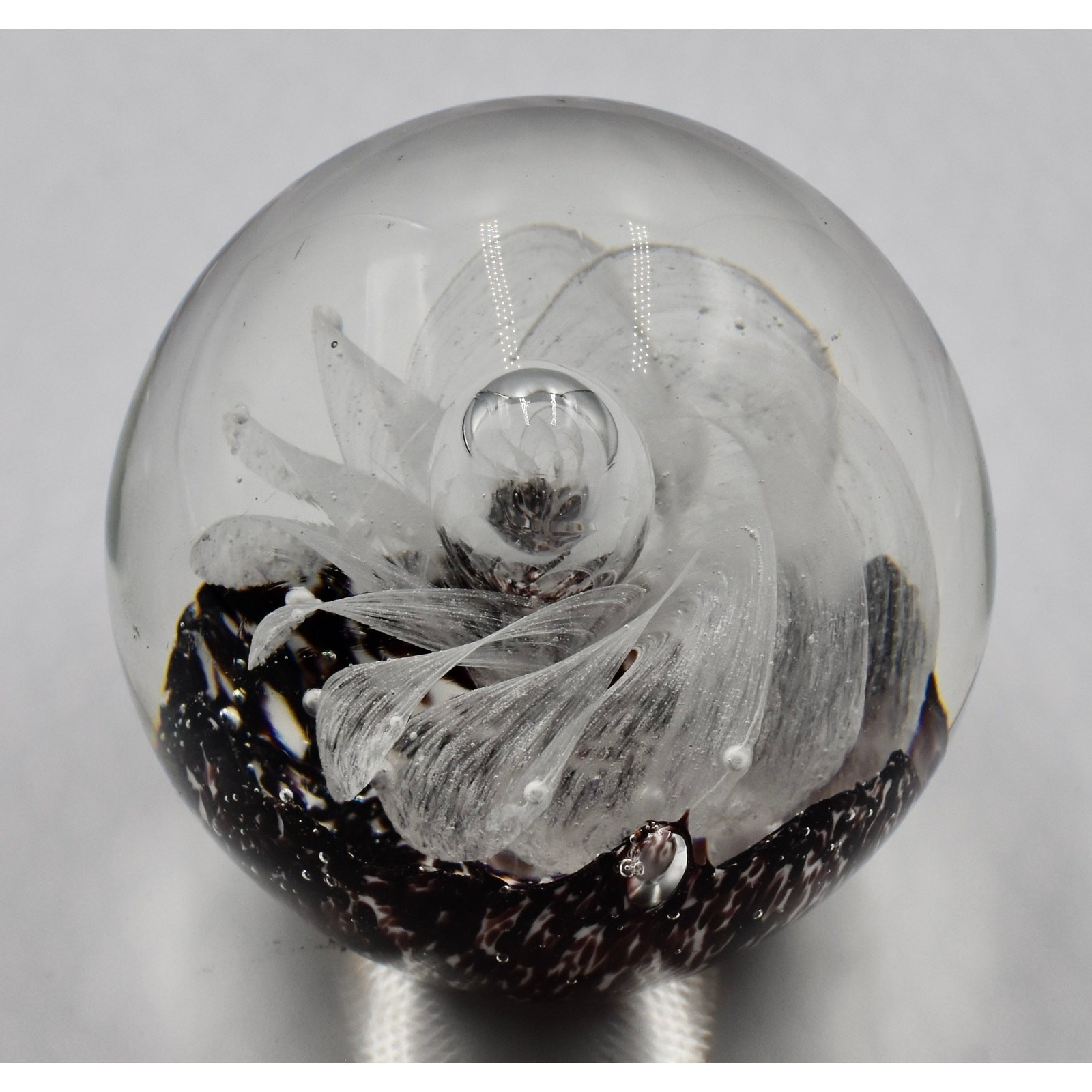 Vintage Handcrafted Swirl Flower Petals Art Glass Paperweight