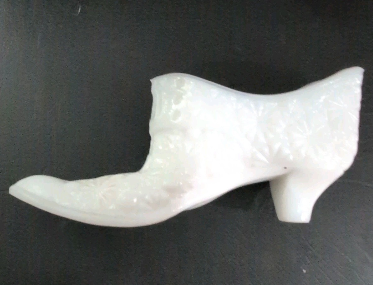 Lot of 2 Vintage Fenton White Milk Glass Daisy & Button Shoe and Boot Figures