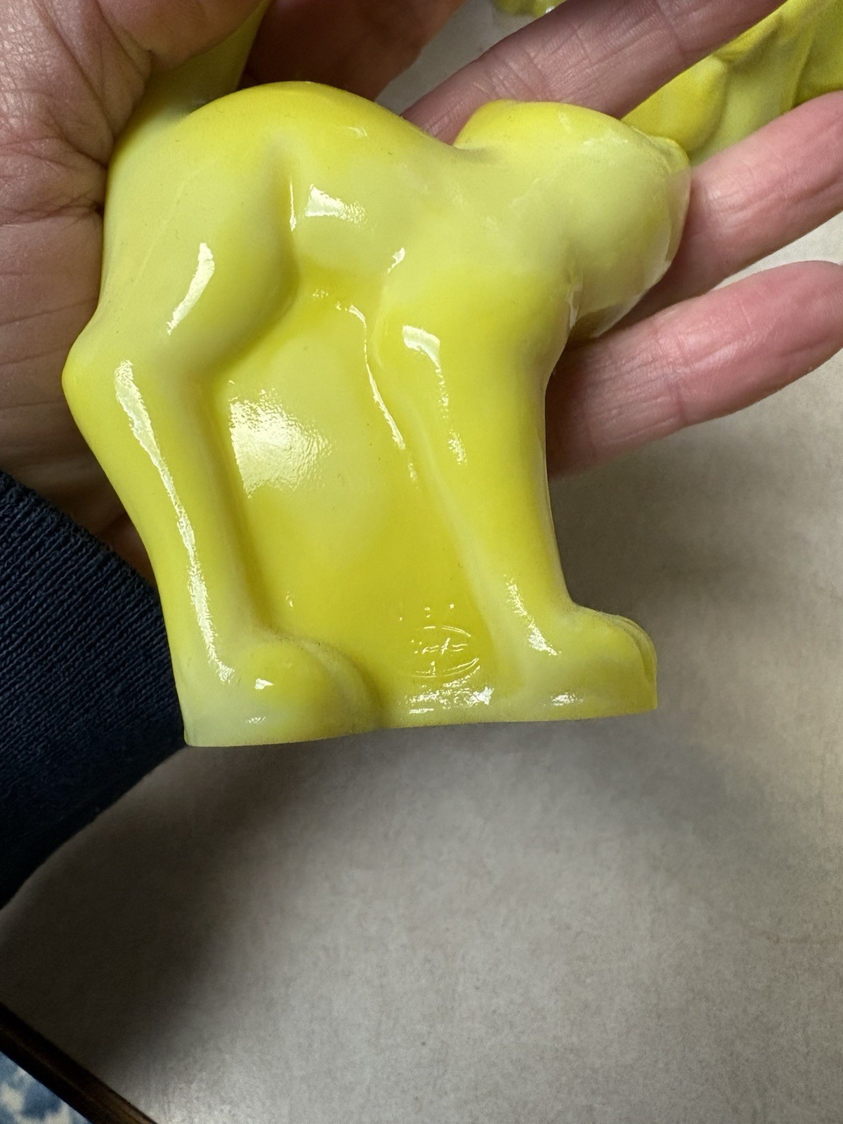 Fenton Glass Dandelion Yellow Halloween Scaredy Cat Kitten Figurine Mosser Glows