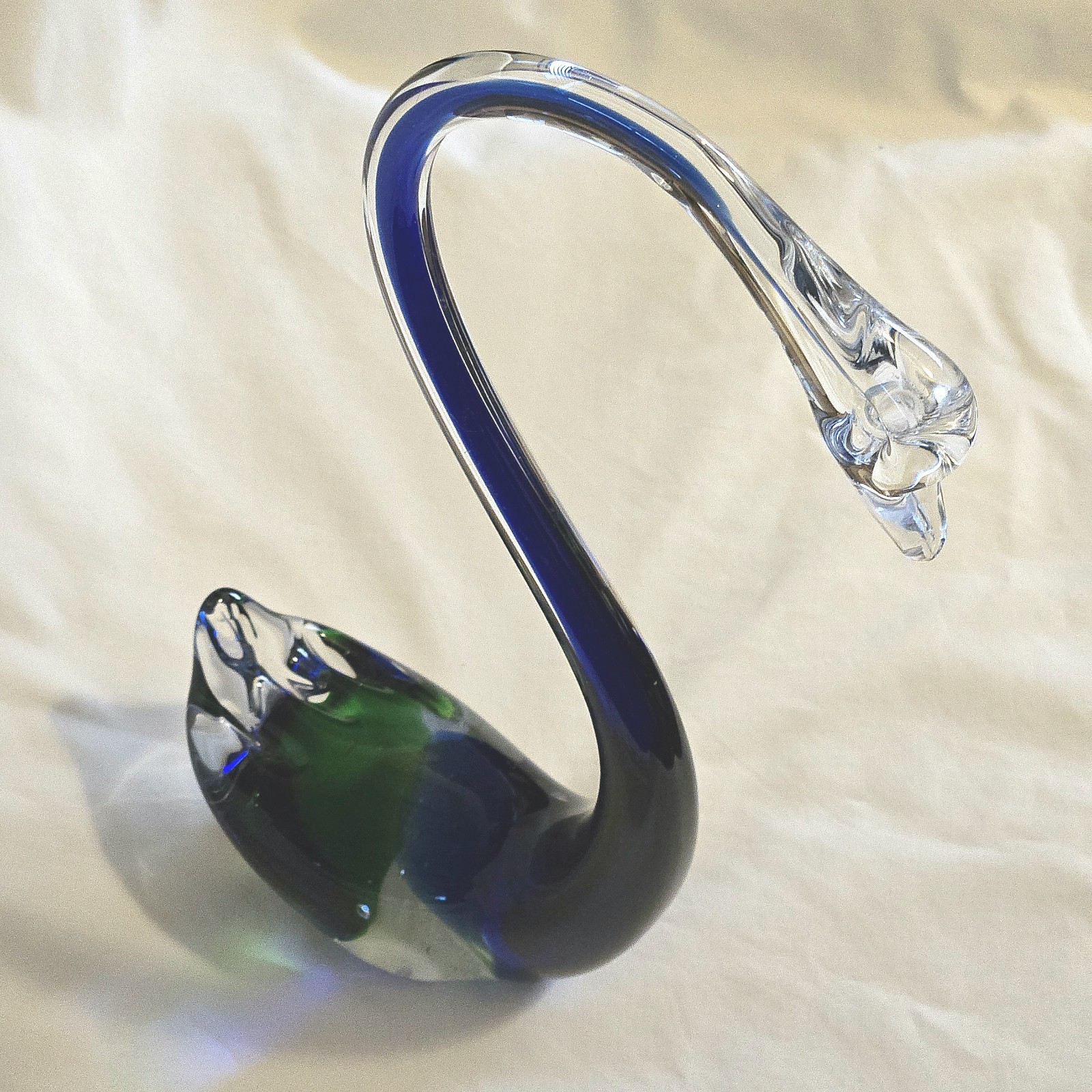 Art Glass Swan Blue Green and Clear 12⅝” Tall Unbranded No Location with Issues