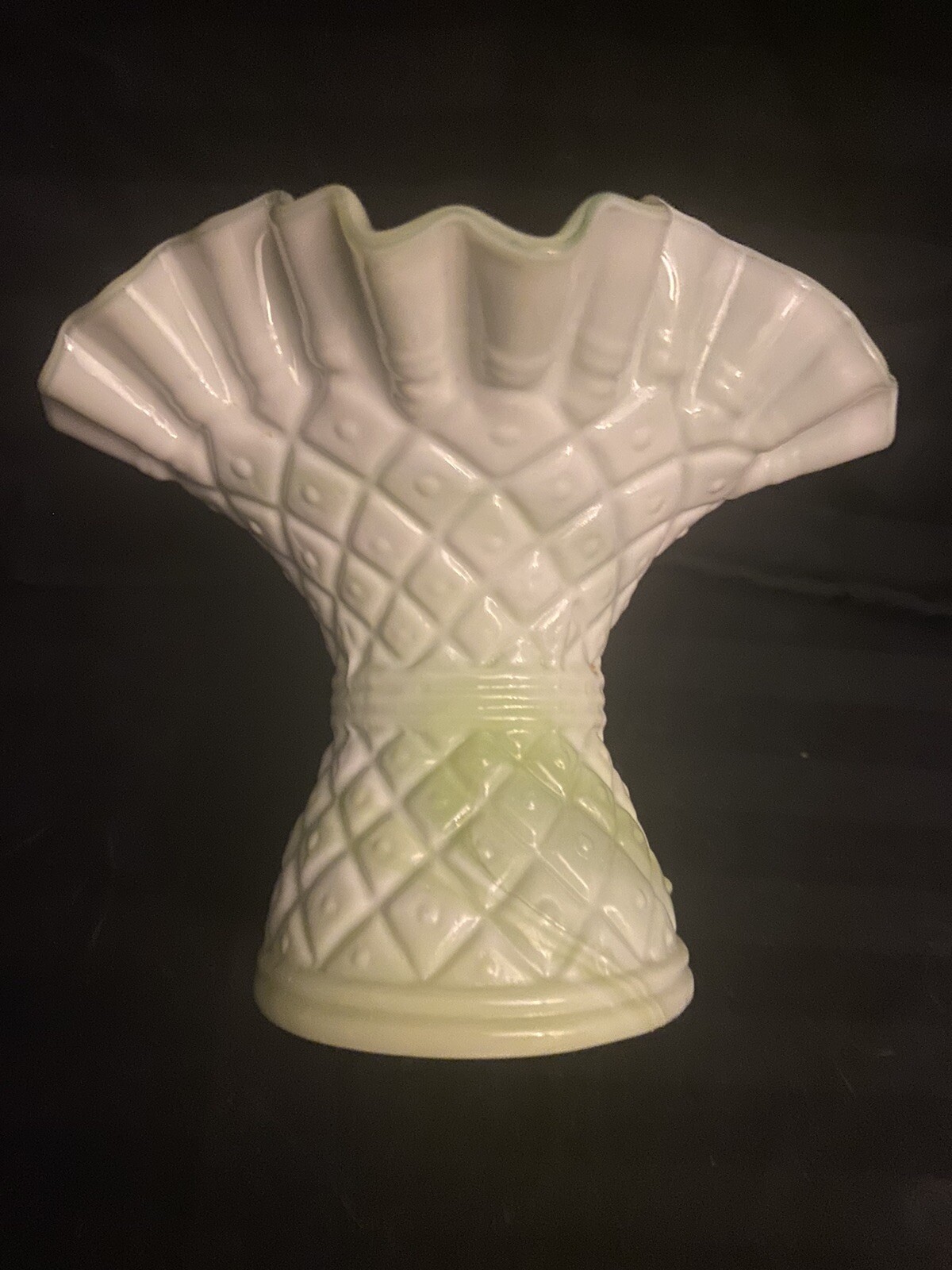 Kanawha Glass Mint/Lime Green & White Ruffled Vase Vintage 1980s Slag Glass