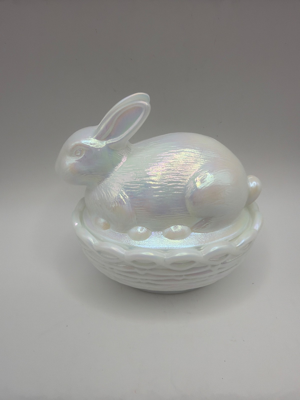 Mosser Carnival Milk Glass – Bunny on Nest or Basket