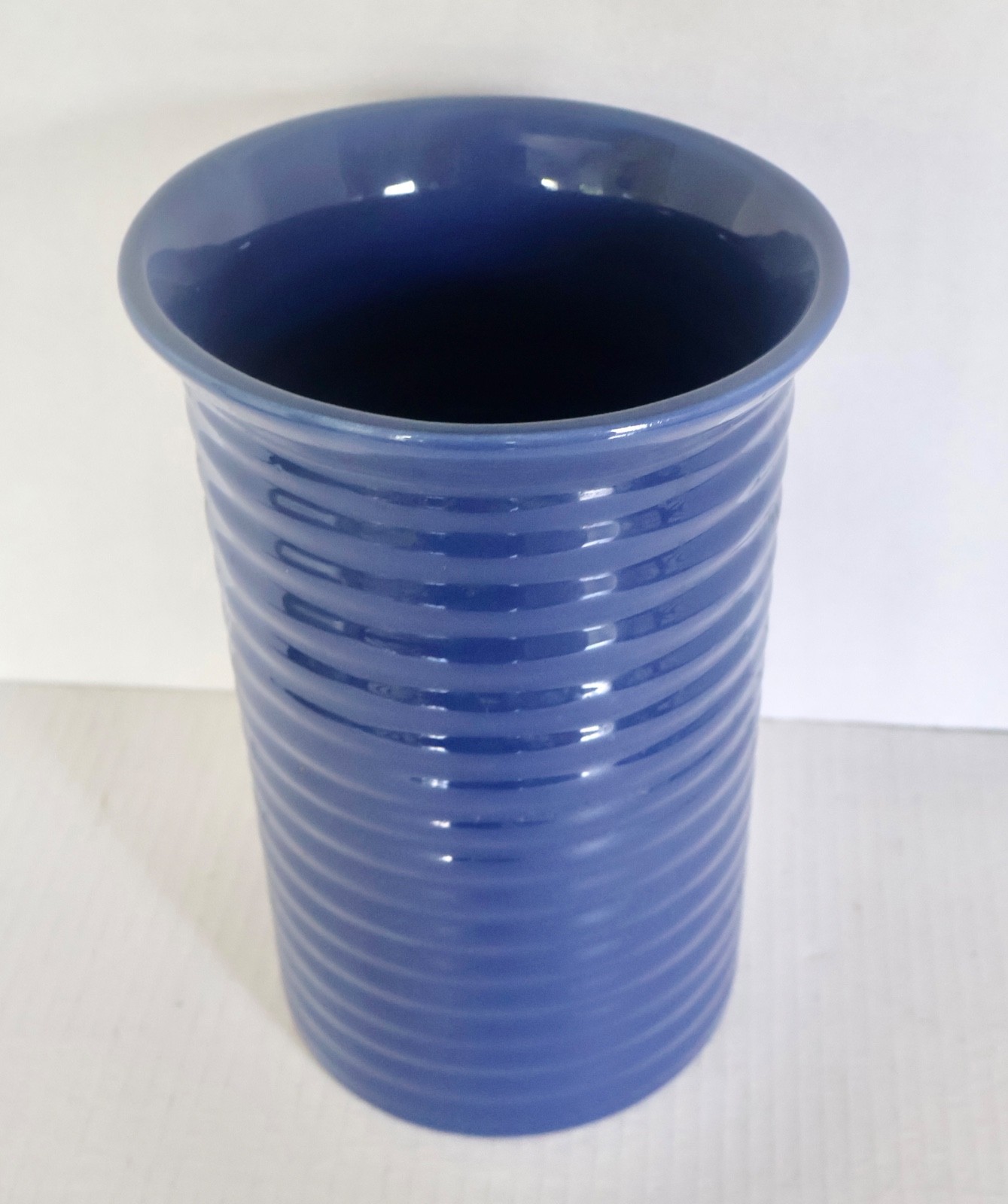 Bauer 2000 Pottery Company 9 Inch Blue Ringware Vase