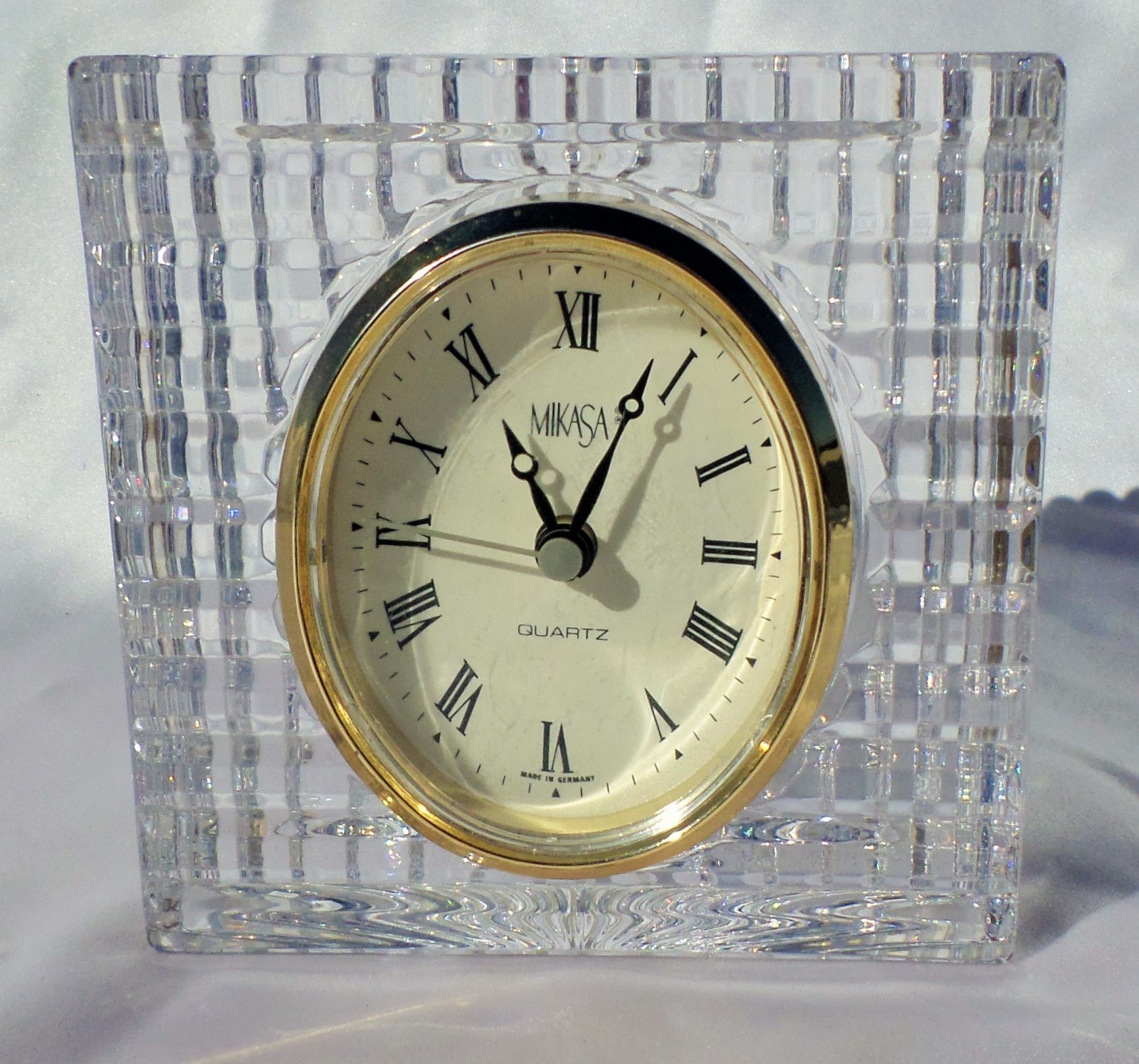 VTG MIKASA CRYSTAL CLOCK SUTTON PLACE AUSTRIAN LEAD CRYSTAL GERMANY 4″5 TALL