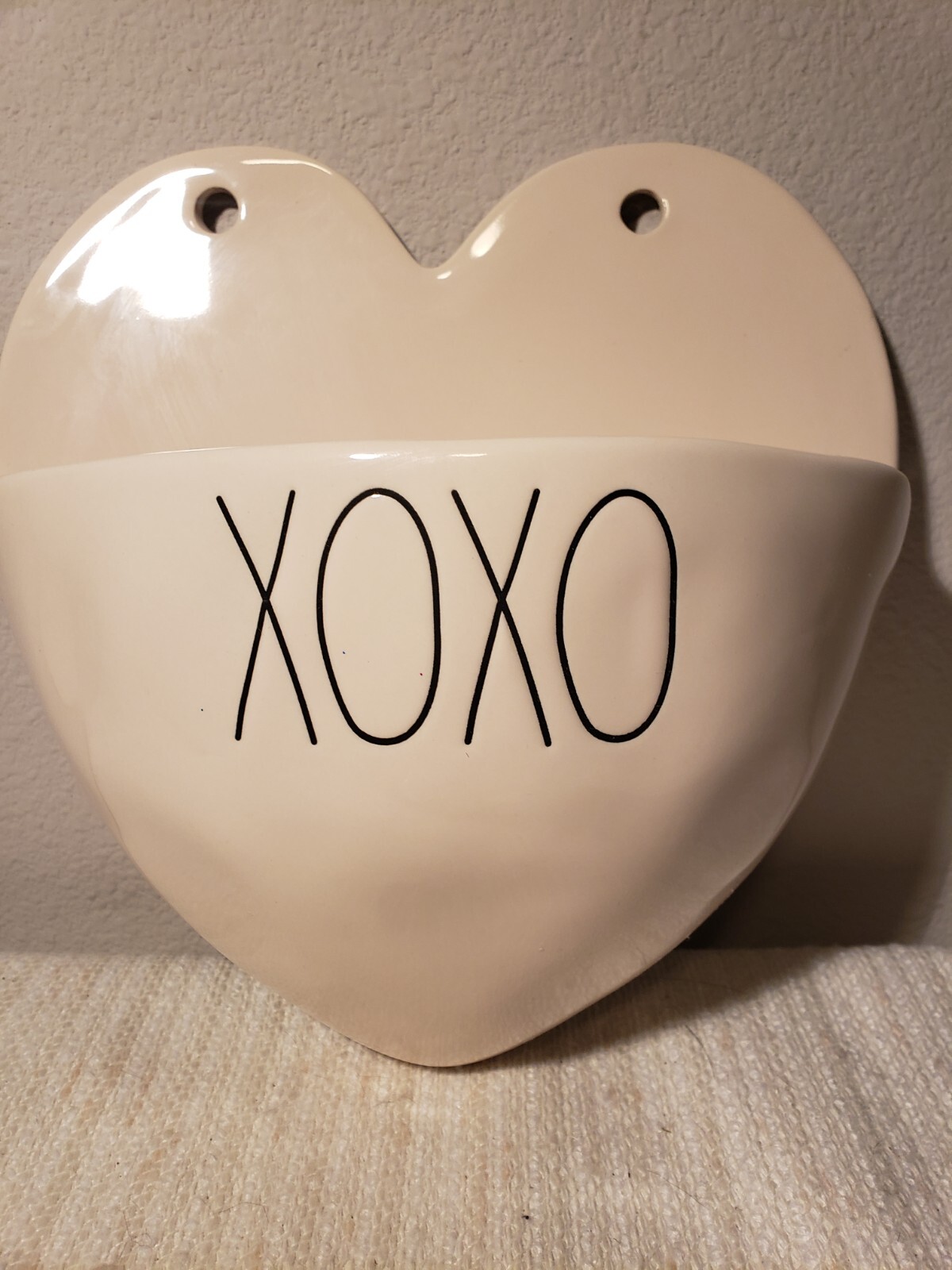RAE DUNN Hanging Wall Pocket XOXO HEART Shaped 9″ Ceramic Planter Artisan Co