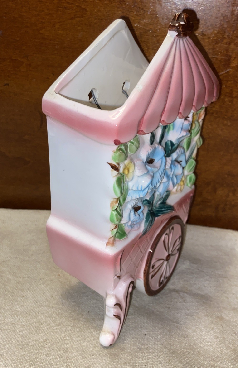 Vintage MCM Ceramic Porcelain 3-D Flower Cart Wall Pocket Table Vase