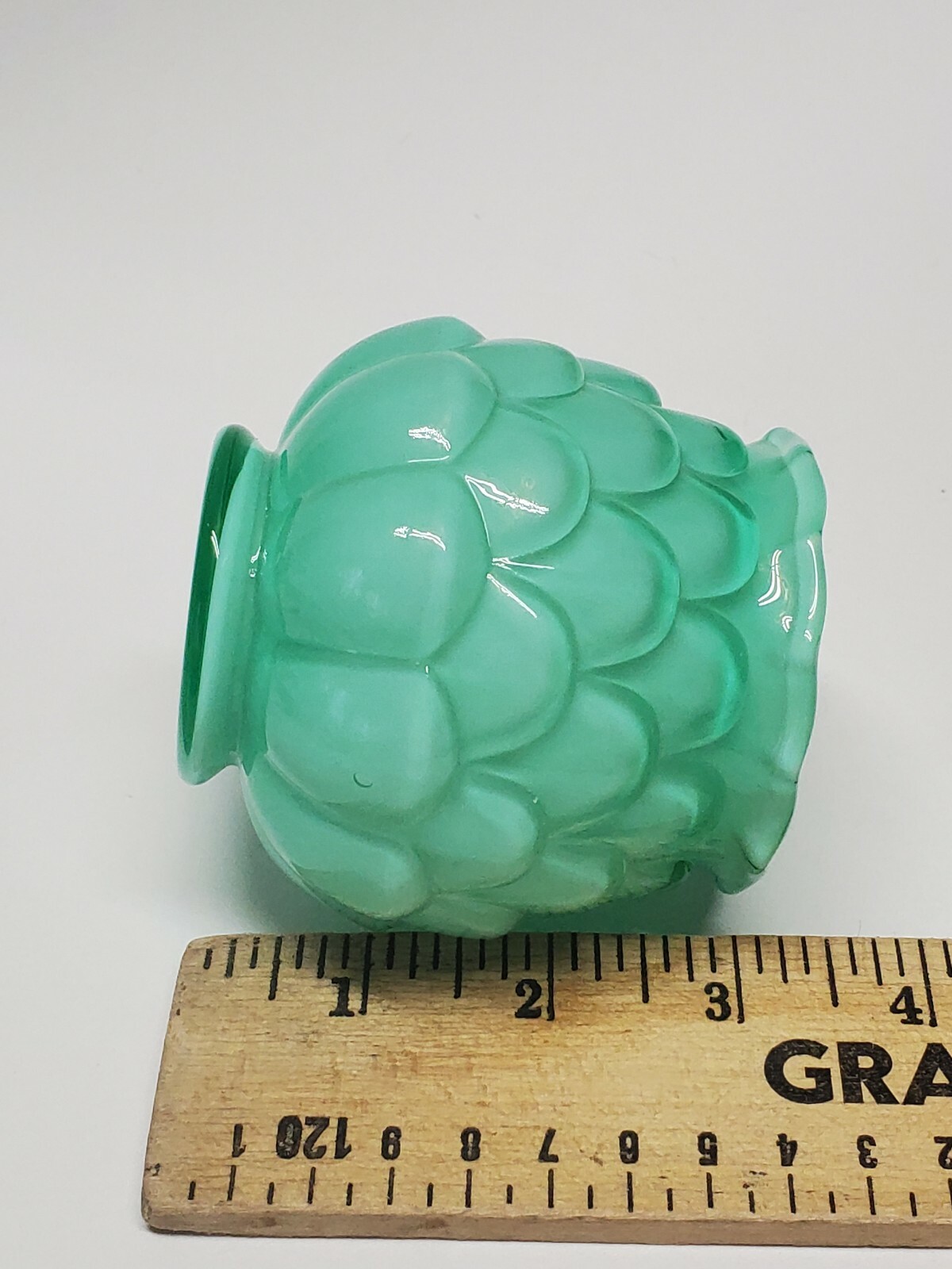 VINTAGE FENTON GREEN OPALESCENT JACQUELINE VASE AVOCADO ART GLASS COLLECTIBLE