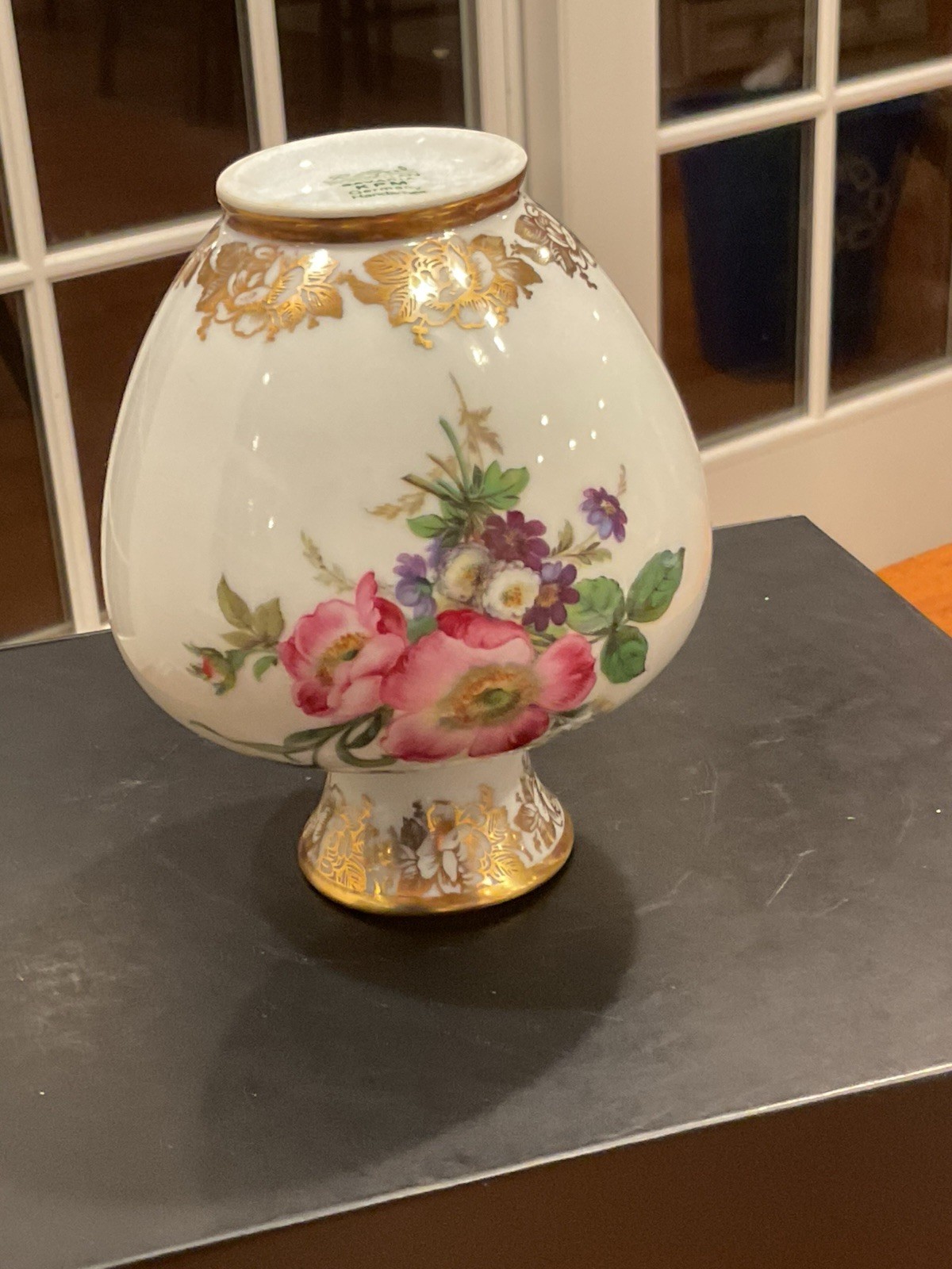 Pair of vtg Royal Porzellan Bavaria KPM Germany Handarbeit Handpainted Vases