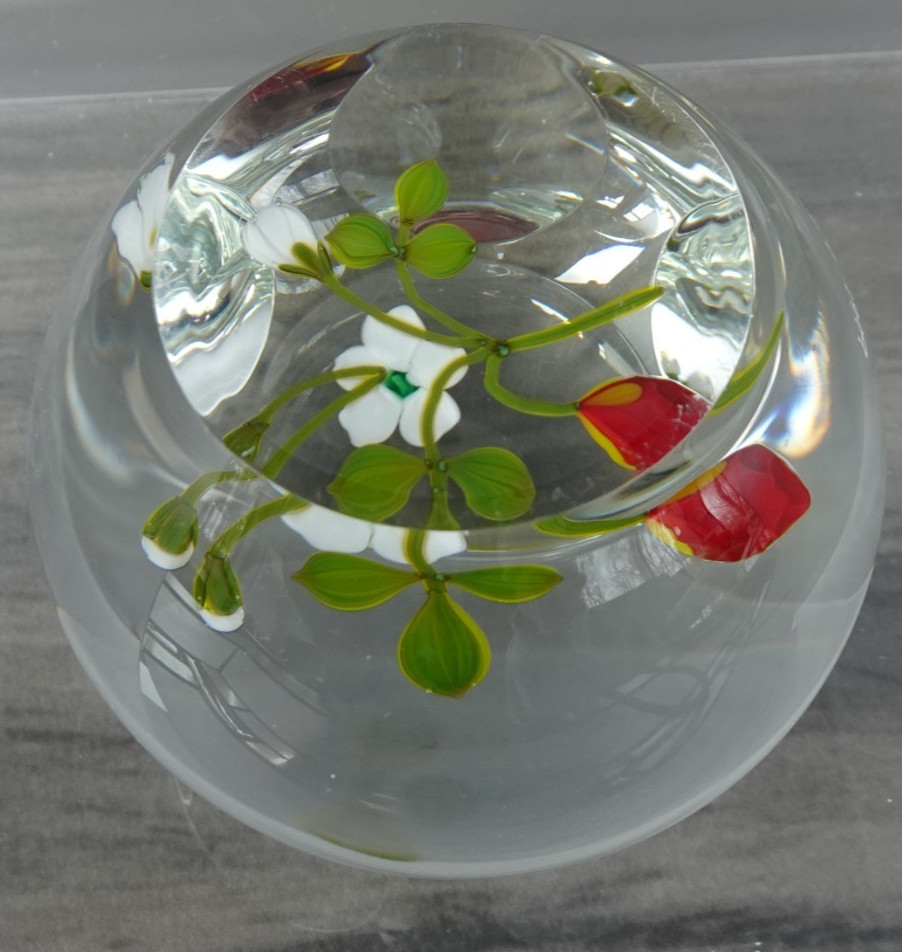 1979 Paul Stankard Faceted Art Glass Strawberry Blossom Bouquet Paperweight LE