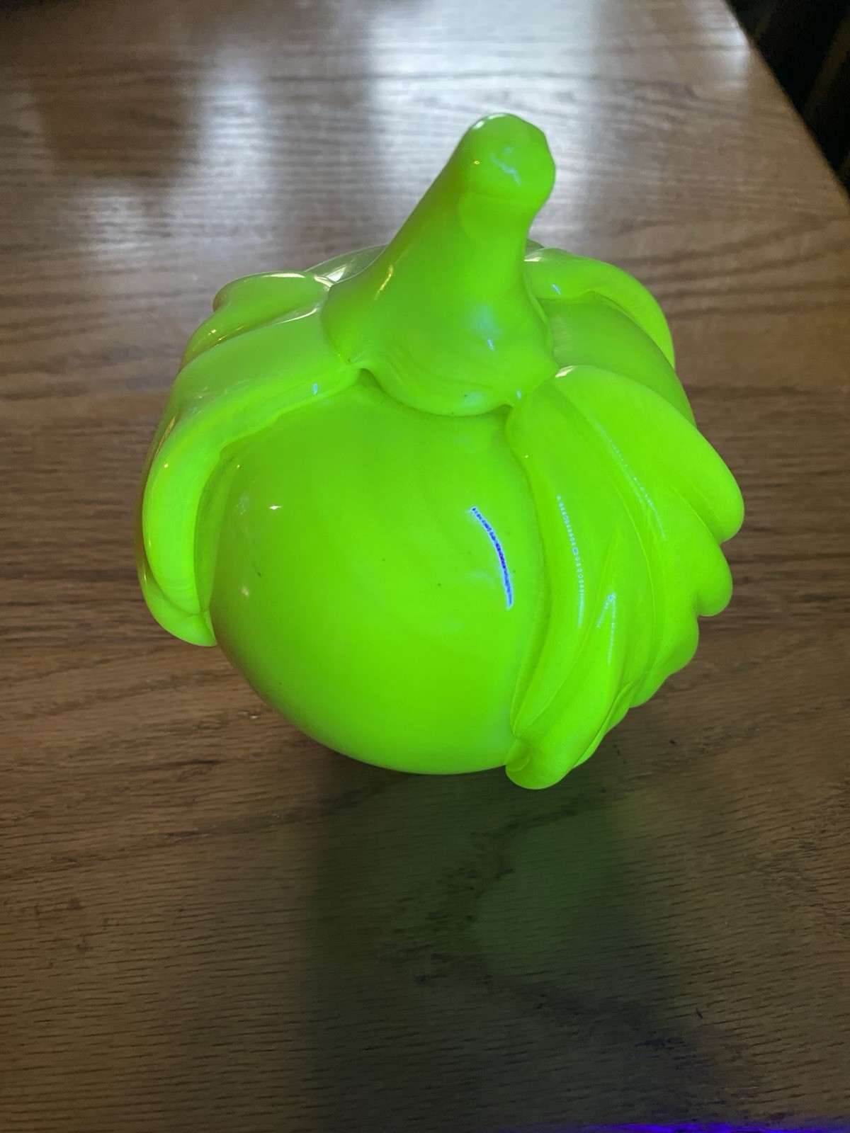 Gibson 1977 Vaseline Iridescent Large Apple Paperweight Glows Heavy 5” tall