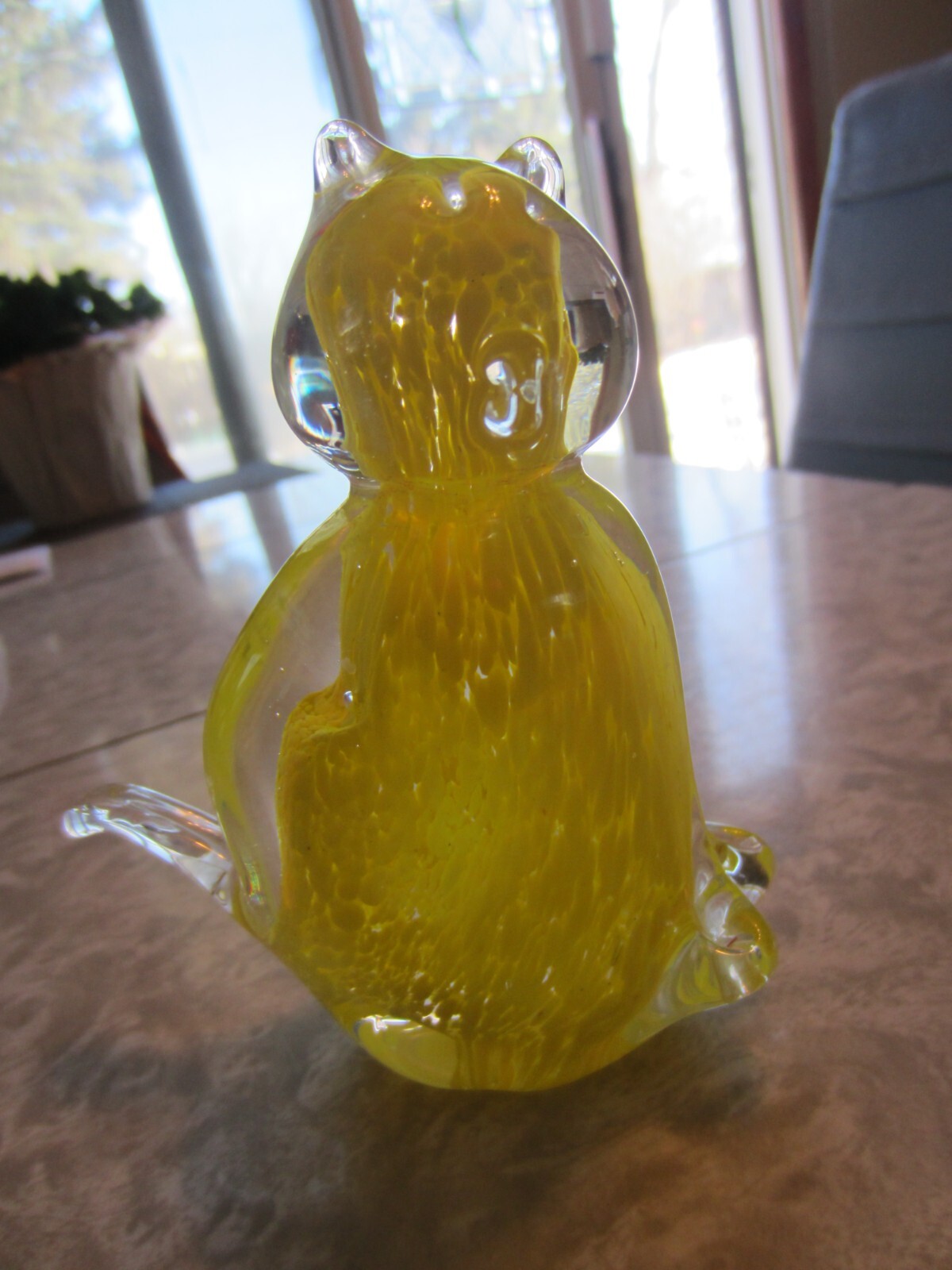 VTG art glass cat paperweight Unbranded clear/yellow colors