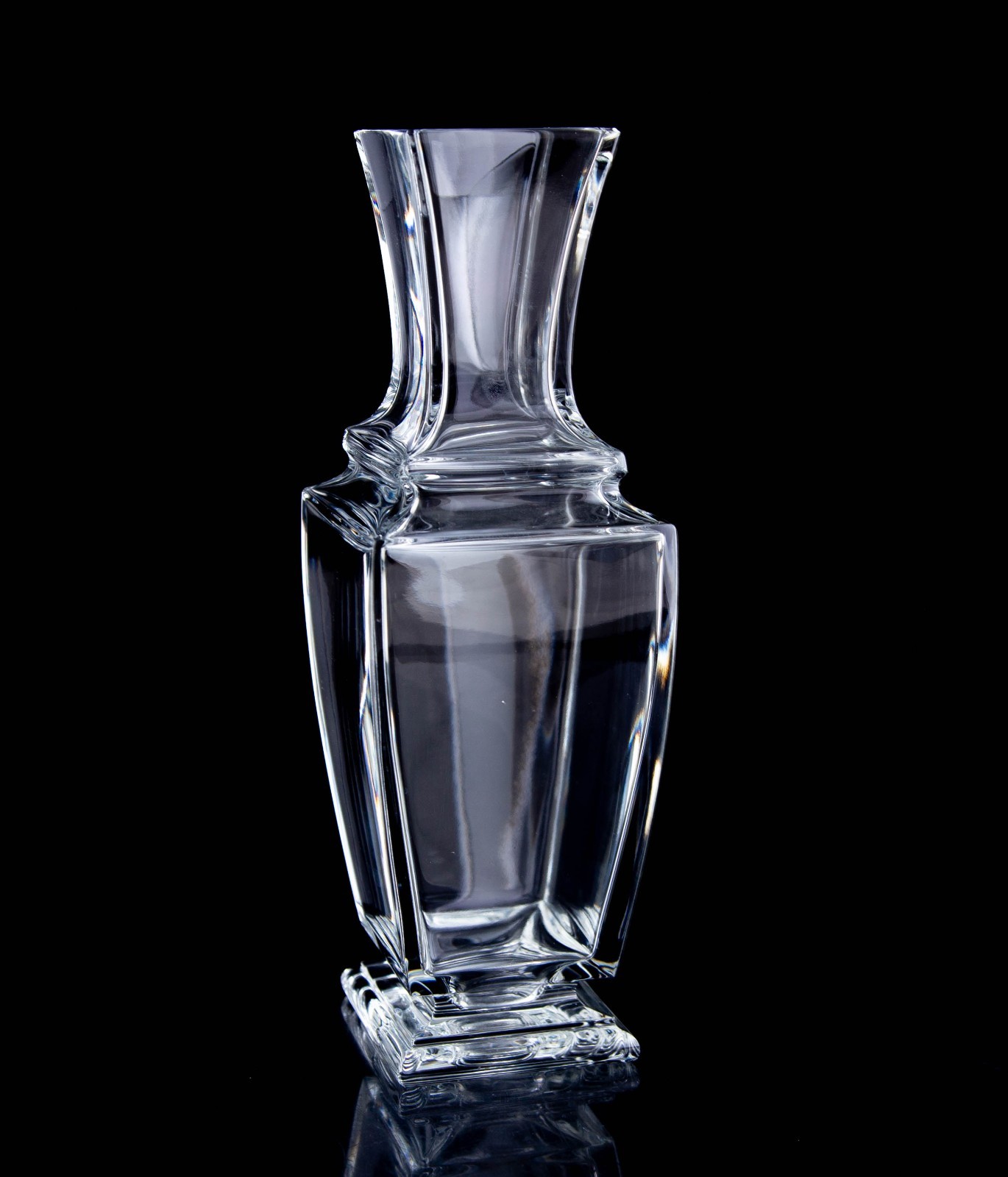 Baccarat Pearl Vase 10″ Elegant Vintage Crystal France Signed