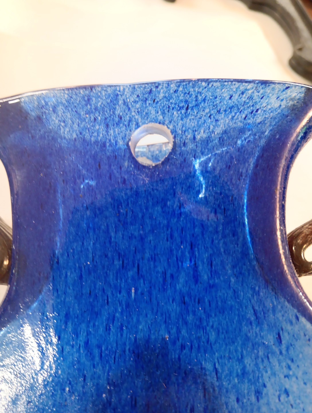 DESIGN GUILD Scavo Amphora cobalt ROMANIAN ART GLASS WALL POCKET VASE handles.