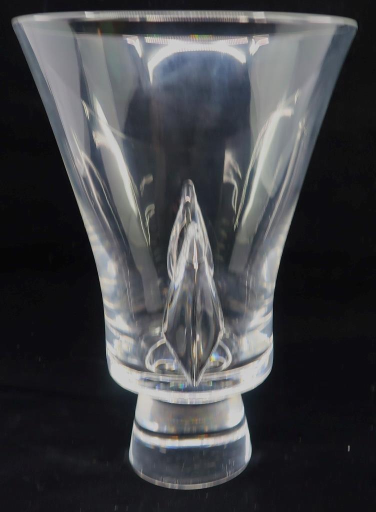 Art Glass Steuben 8113 Lloyd Atkins, LYRE Flower Vase, 7 1/4″ H