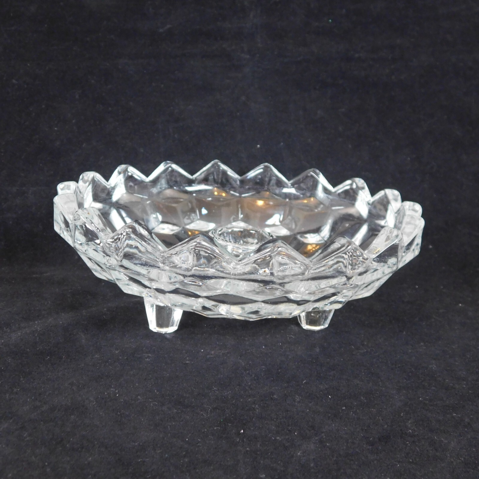 Colony Whitehall Clear Glass 3 Toed Flower Taper Candle Holder 6 1/4 in diameter