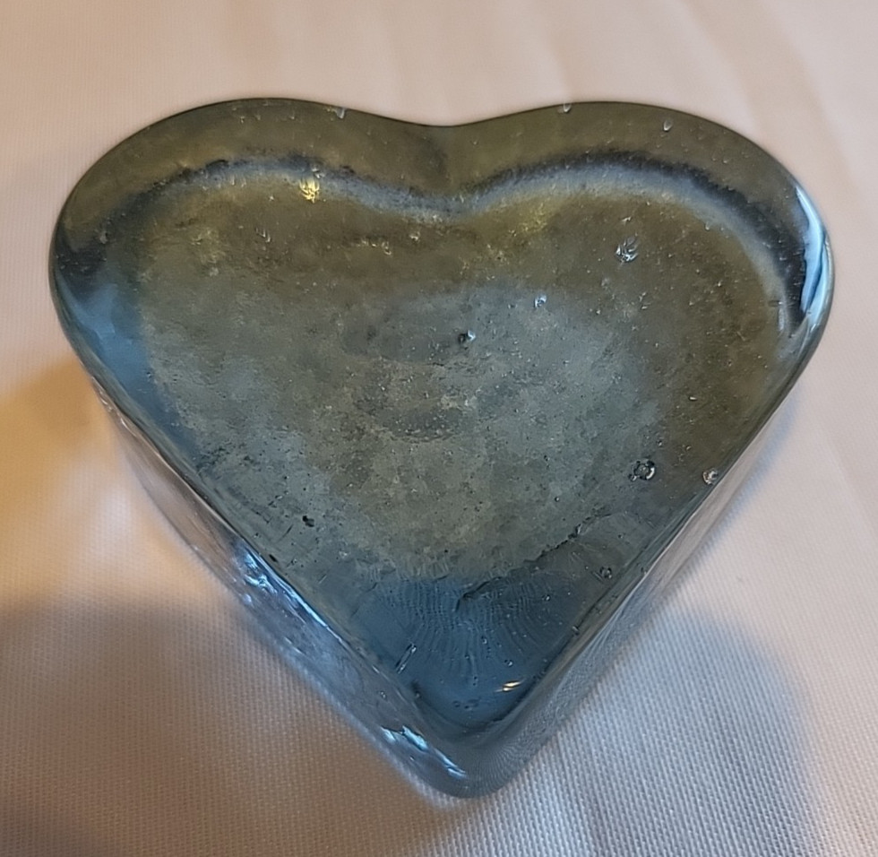 Clear Glass Heart-Shaped Shiny Paperweight 3″ Desk Office Collectible Decor Art
