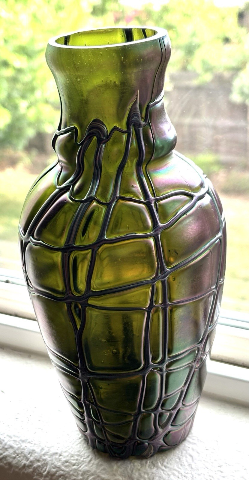 Vtg Pallme Konig Art Nouveau Iridescent GREEN glass threaded Veins vase 8 5/8″