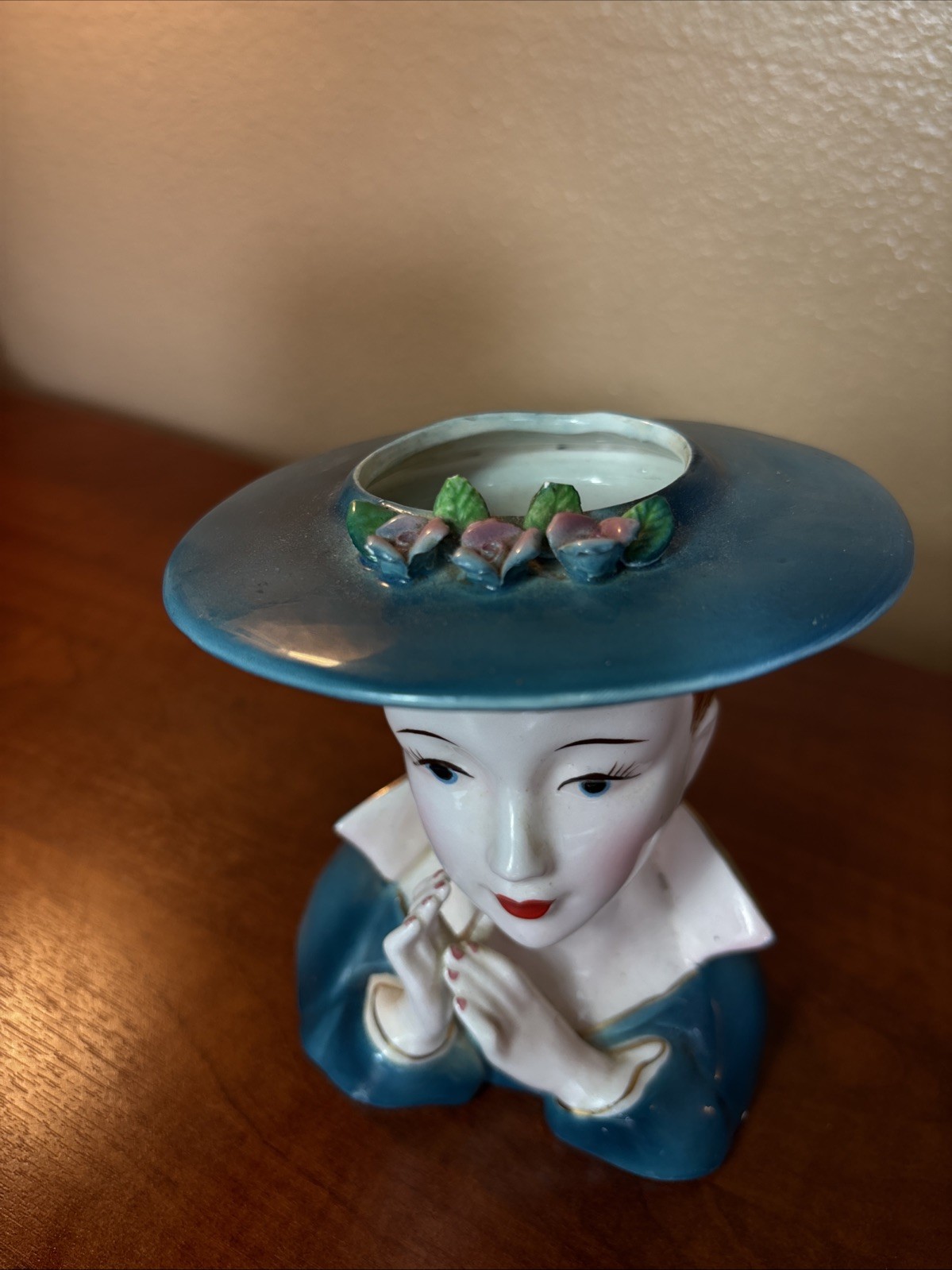 Vintage 1950s Lady Head Vase 5.5″ Redhead Large Hat Teal Both Hands Blue Eyes