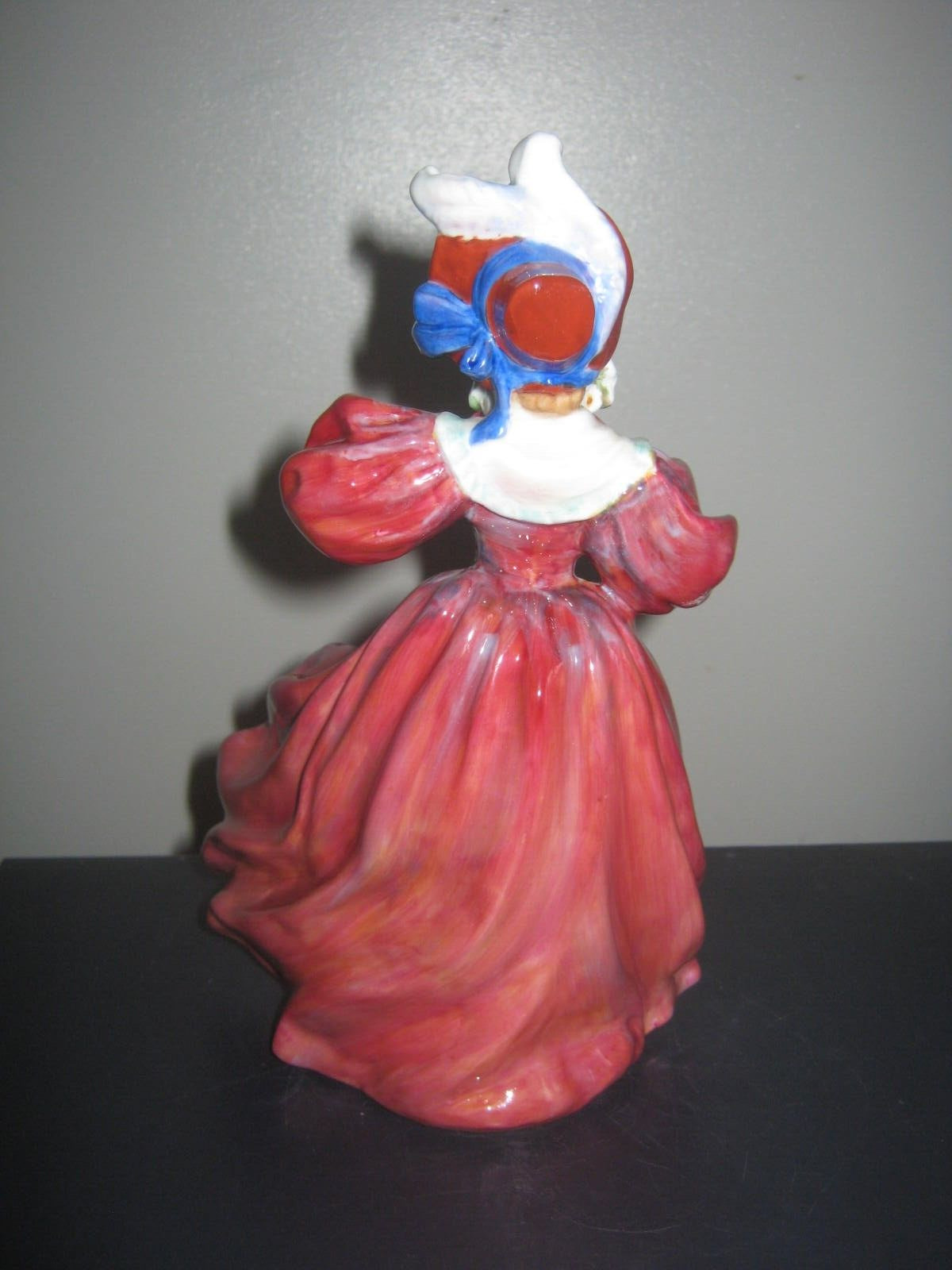RARE ROYAL DOULTON MARGUERITE HN1946 ** RED COLOURWAY **