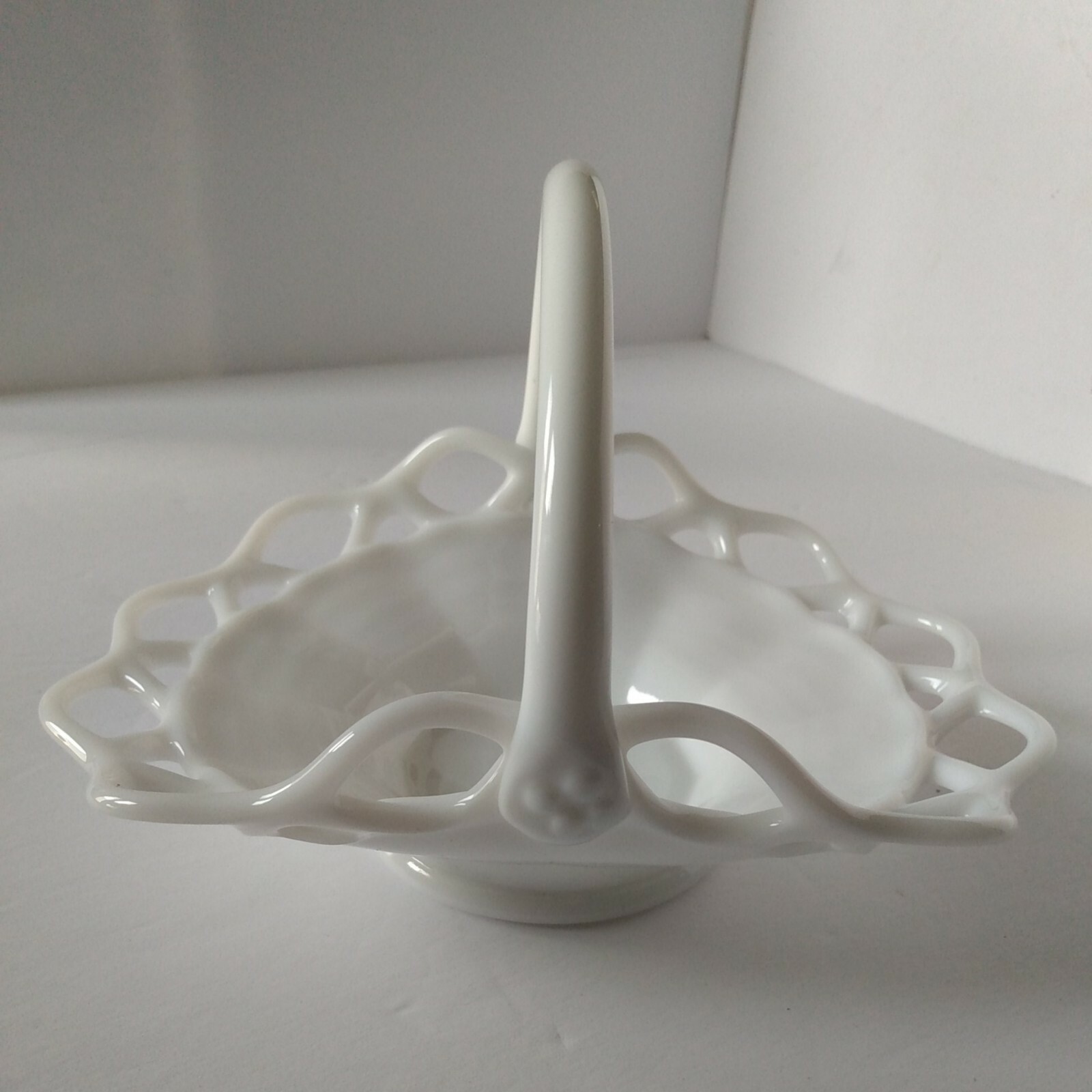 Vintage White Milk Glass Laced Edge Bridal Basket Unmarked Beautiful & Elegant