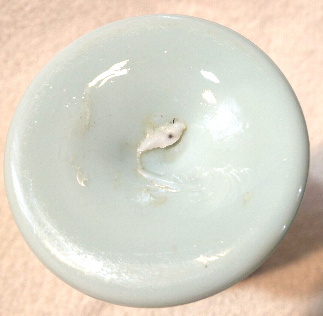 Vintage Green Milk Glass Vase Jade Colored Green Scalloped Top Art A1