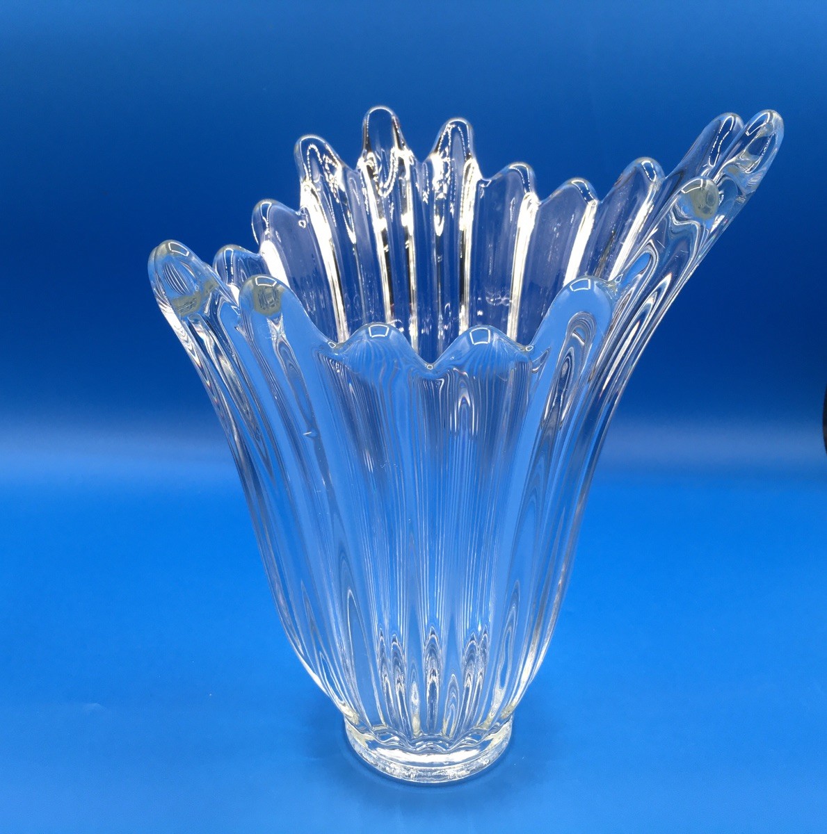 Vintage Scandinavian Clear Glass Water Splash Fluorescent Vase 10” Unique