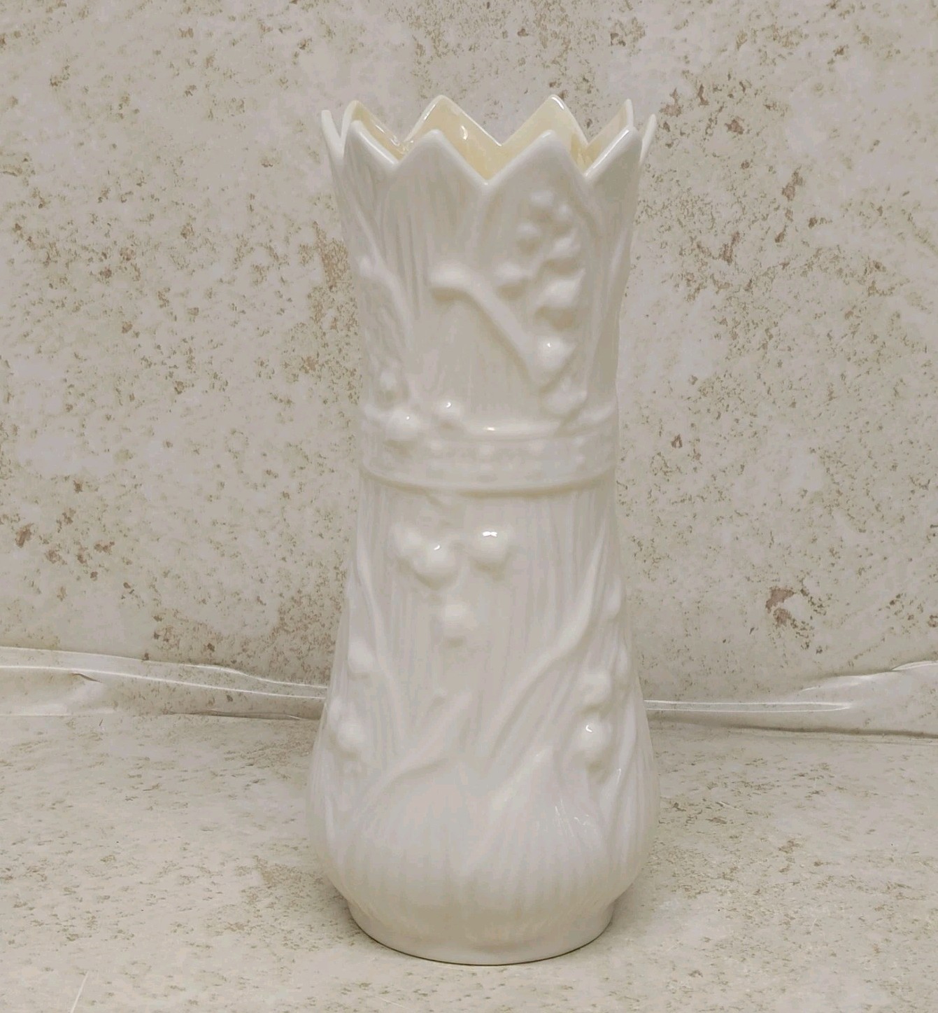 Belleek Lily Of The Valley Spill Vase Ivory 6.5″ Green Mark Ireland