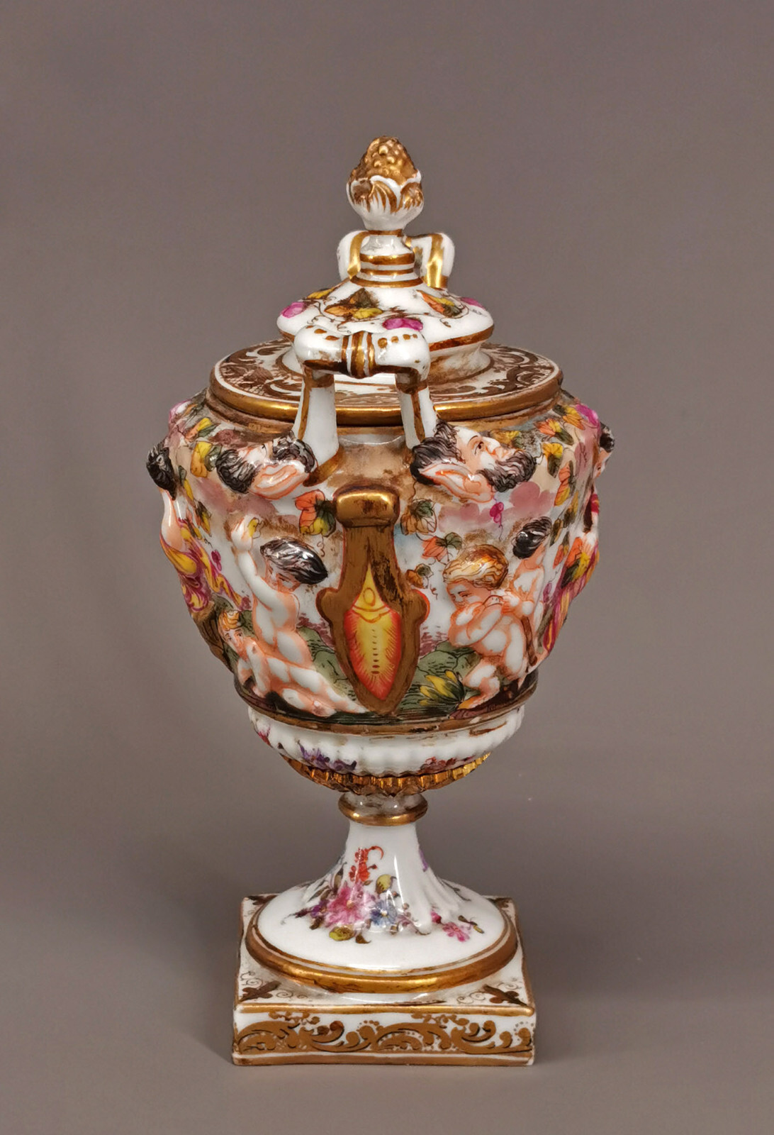 9140007-d Small Amphora Vase Capodimonte Thuringia 4 5/16×3 1/2×7 5/16in
