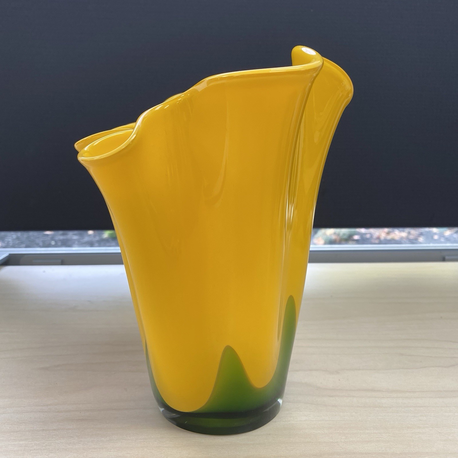 Vintage Alicja Hand Blown Yellow Green Art Glass Handkerchief Vase Poland 8”