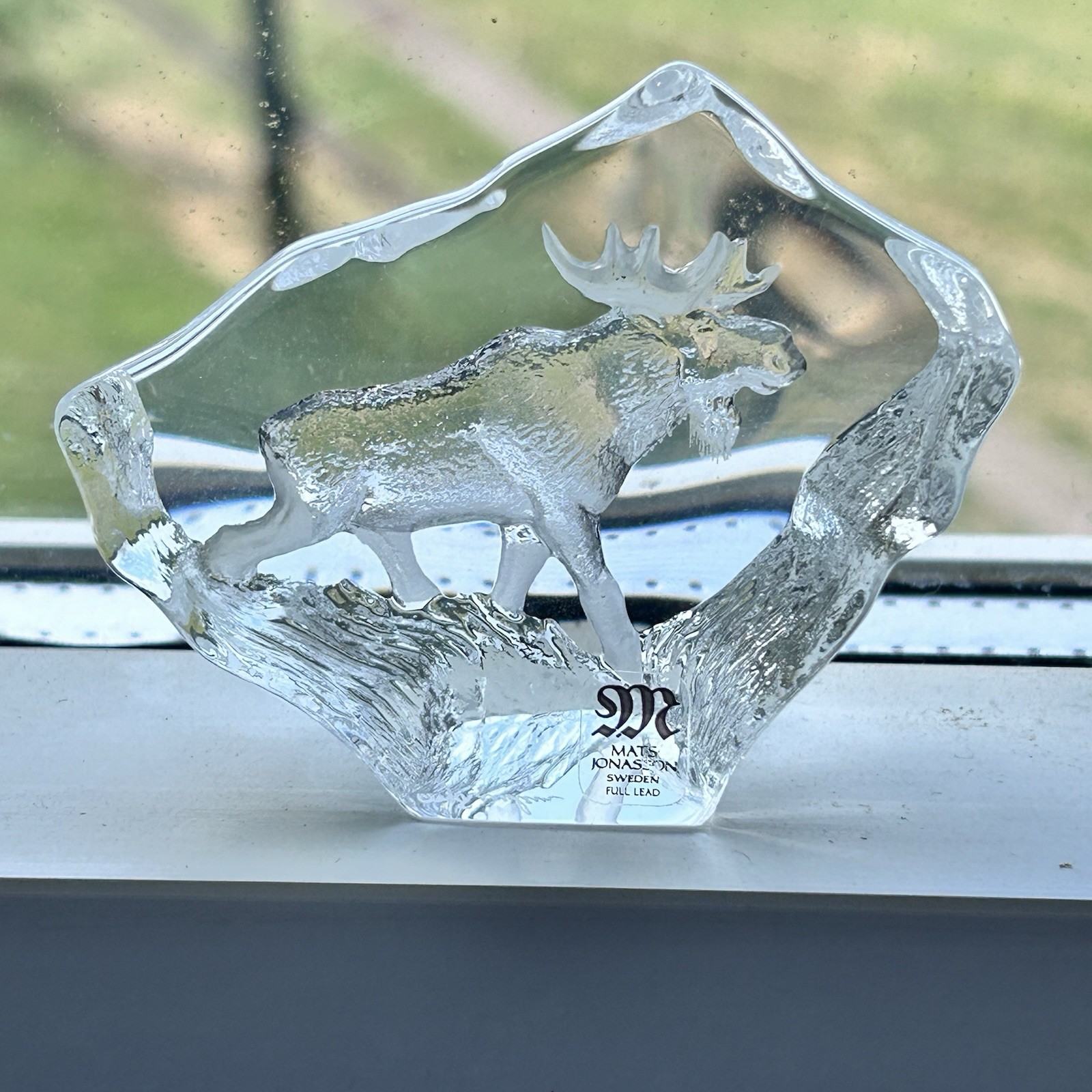 Mats Jonasson Sweden Full Lead Crystal Etched Walking Moose Paperweight Figurine