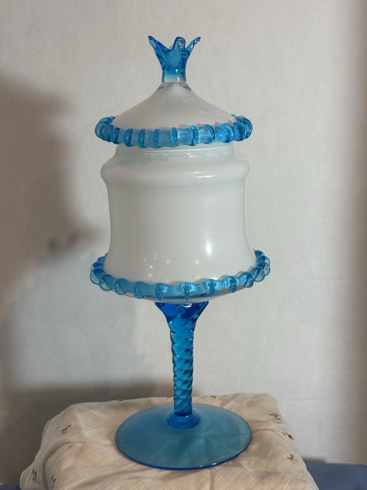 Empoli White Opaline Circus Tent Footed BonBon Candy Jar Blue Rigaree Trim 12″
