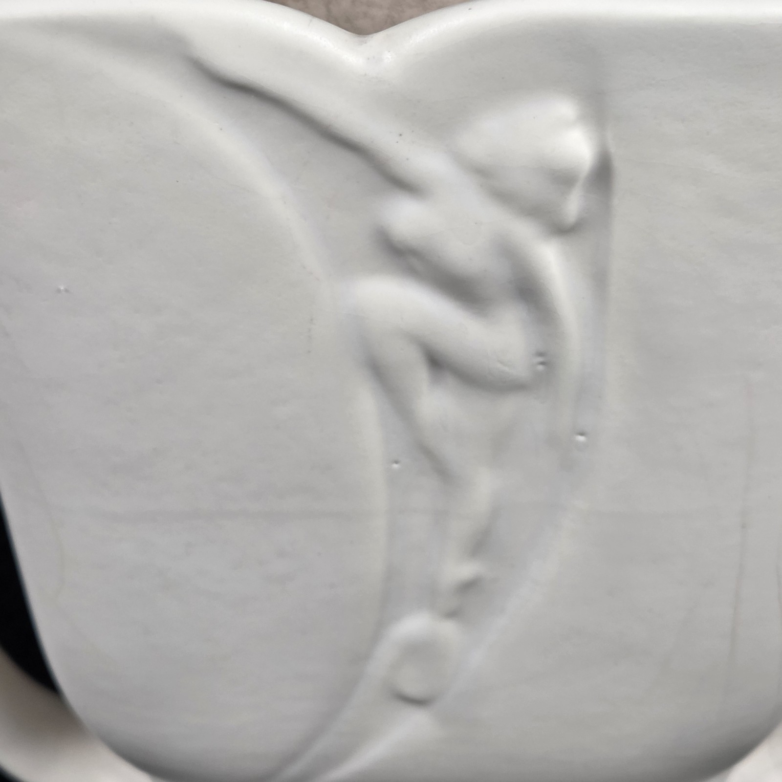 Post Red Wing RumRill Marilyn Monroe Nude Silhouette art pottery deco vase Ohio