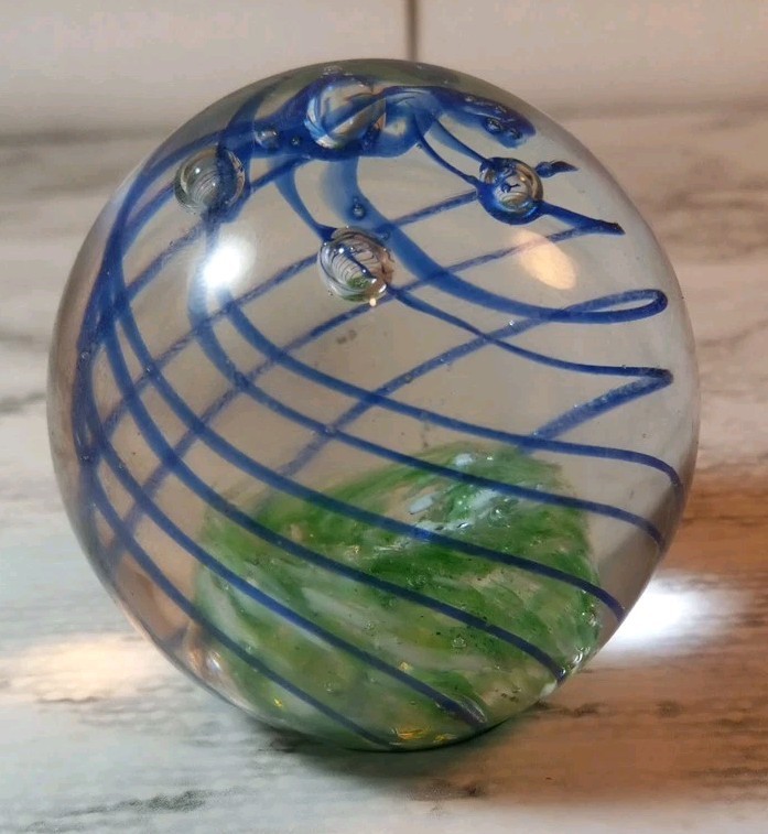 Blue Green Spiral Swirl Art Glass Controlled Bubbles Paperweight 2.75 Inches