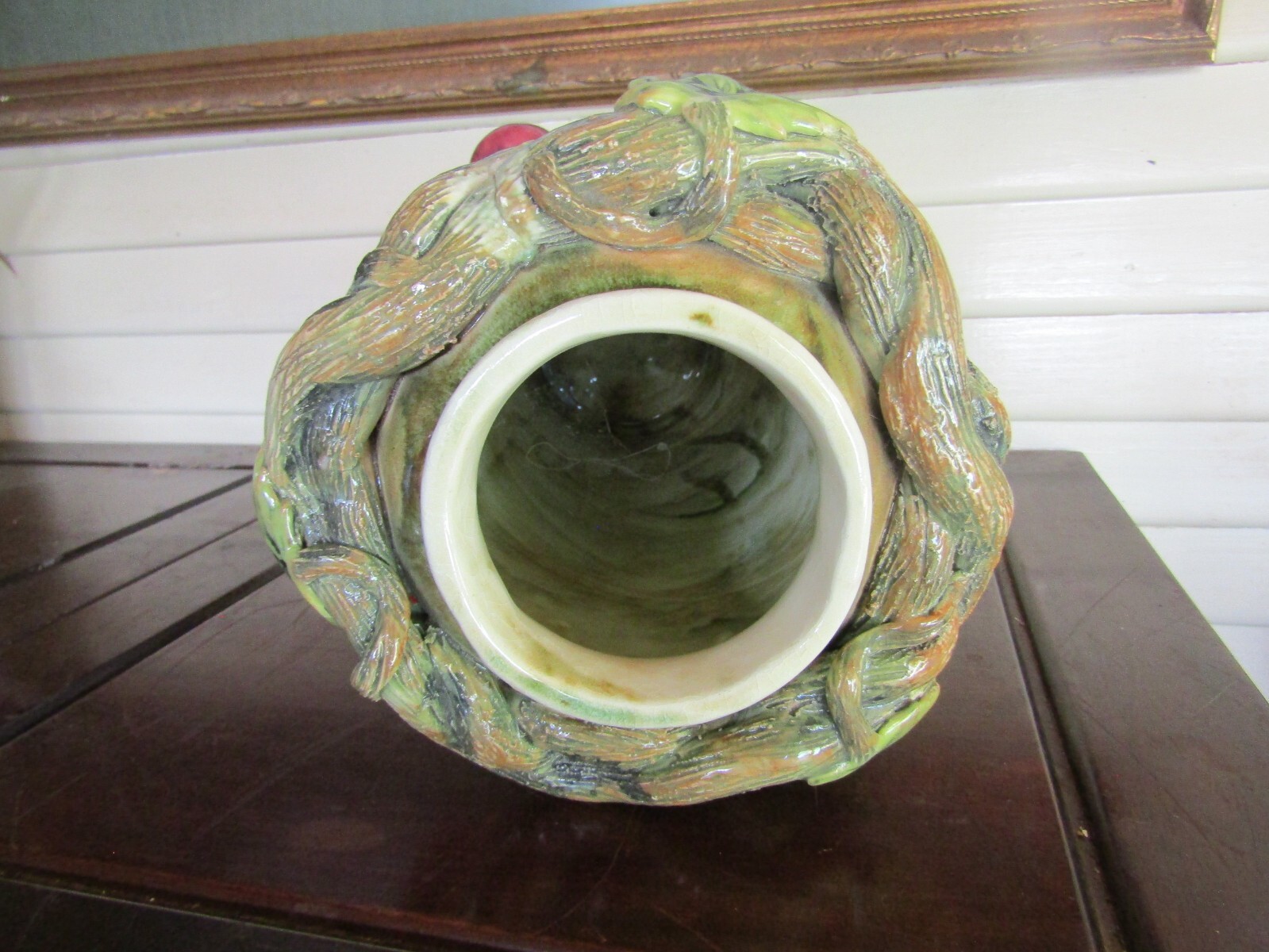 VTG. LARGE MAJOLICA GRAPE VINE & APPLE POTTERY VASE/JUG 12 1/2” TALL/ STUNNING