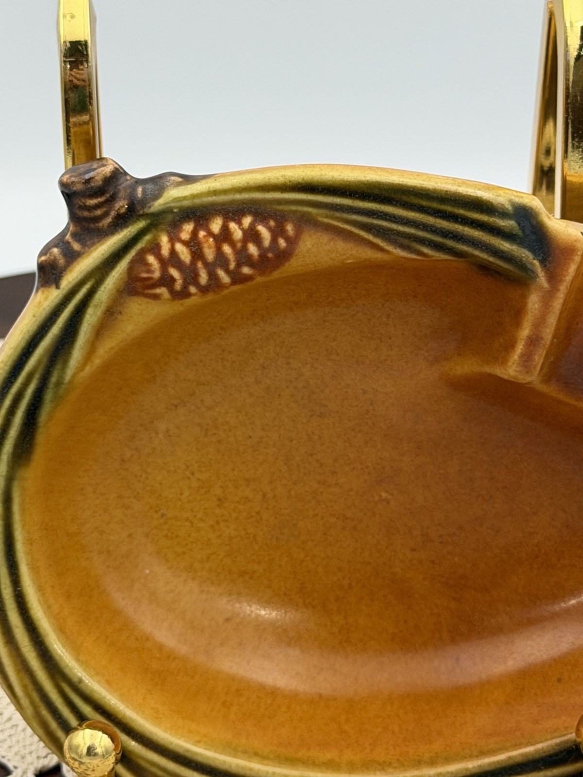 ROSEVILLE POTTERY BROWN PINECONE ASHTRAY W/ A GREAT MOLD #499….SIGNED & MINT!