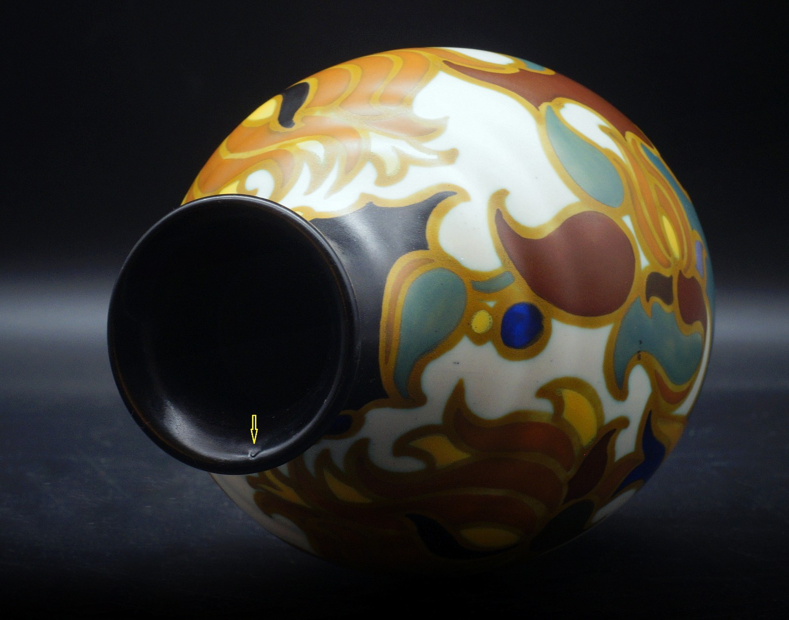 PERFECT Zenith matt Gouda bulbous vase Ruby 30’s