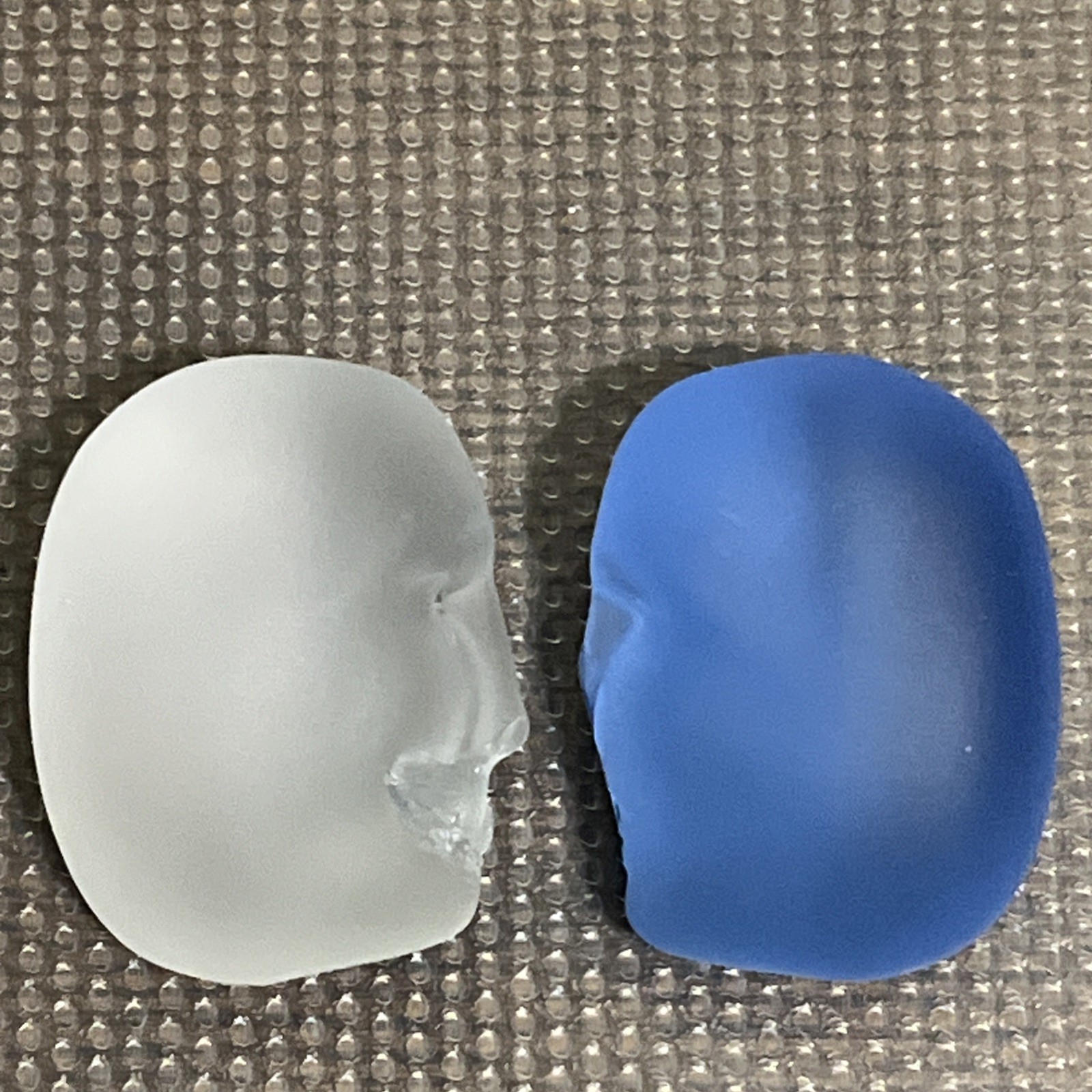Kosta Boda Kissing Brains by Bertil Vallien Blue And White Frosted Glass -Signed