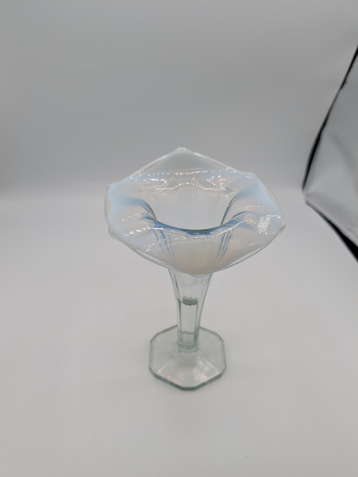 Beautiful RARE 1907 Antique Dugan Opalescent Jack In The Pulpit Vase 6.5″ Tall