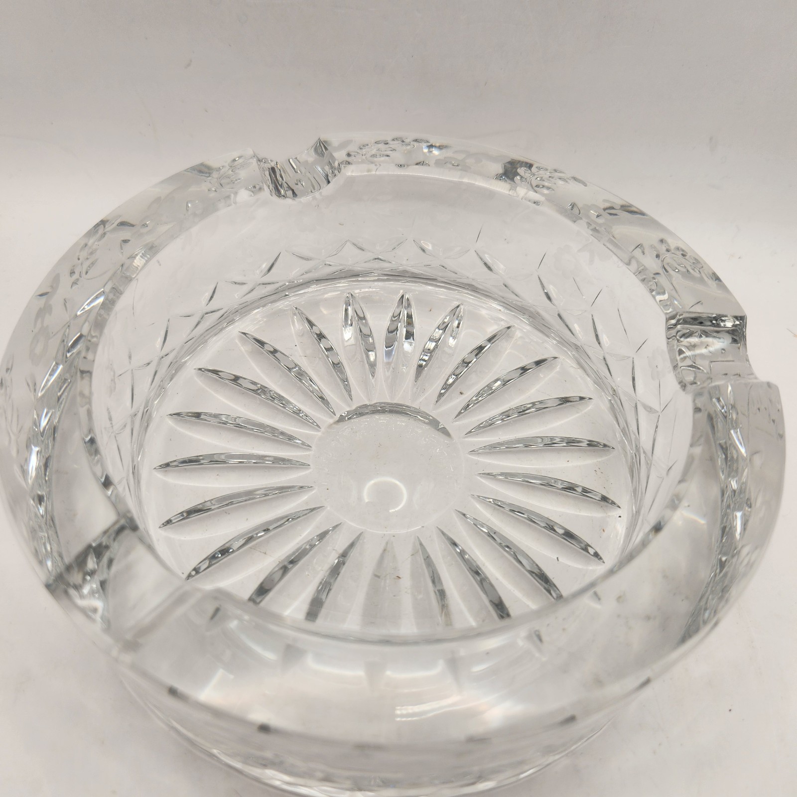 ROGASKA GALLIA CRYSTAL ASHTRAY 5 7/8″ x 2″ – EXCELLENT
