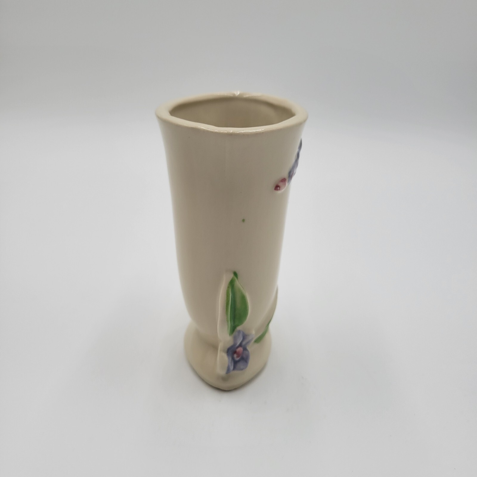 Vintage Shawnee Pottery 4-3/4″ Mini Vase Purple Flower #1225