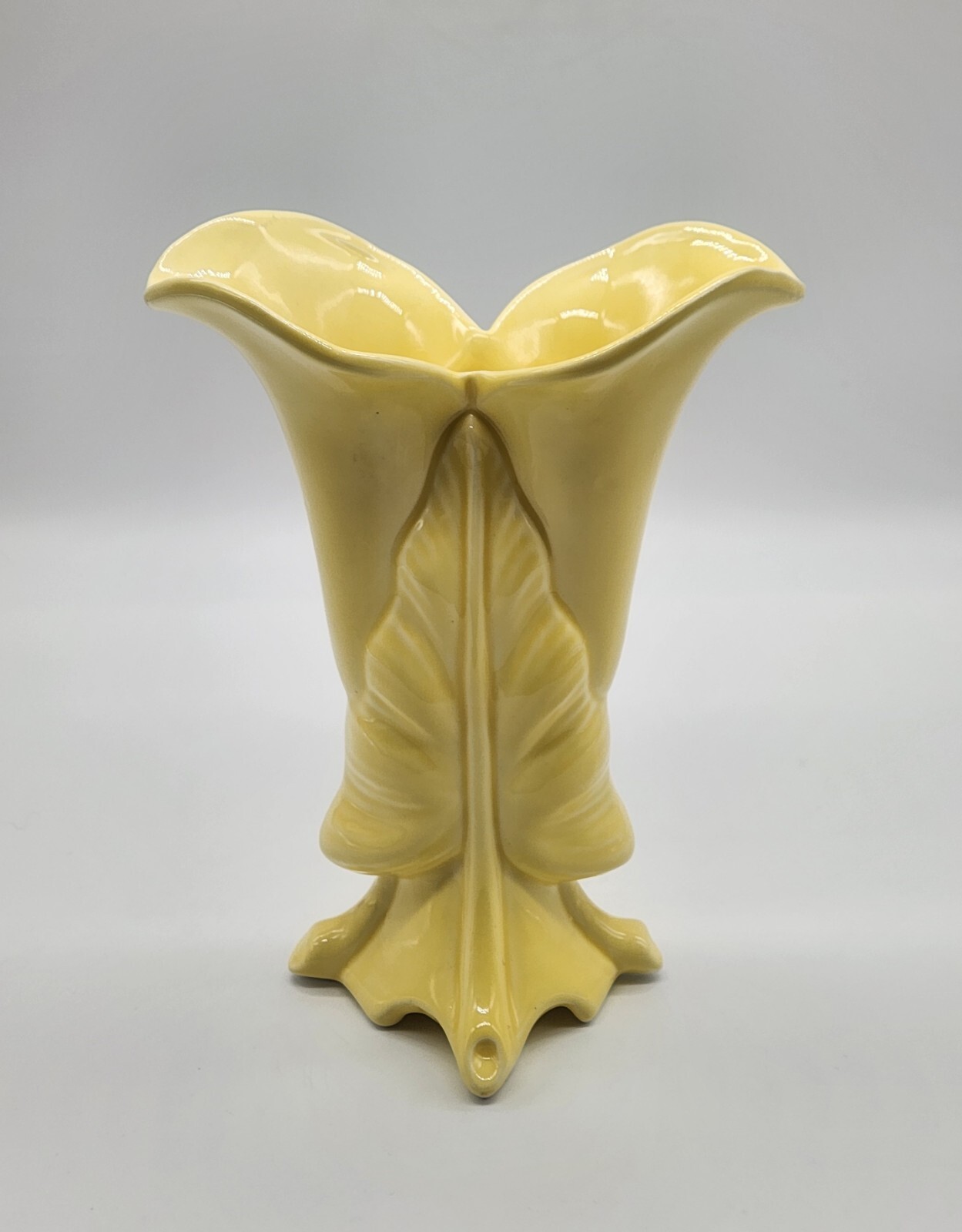 Vintage Large Camark Pottery Leaf Arrow Vase Plants Home Decor 8″