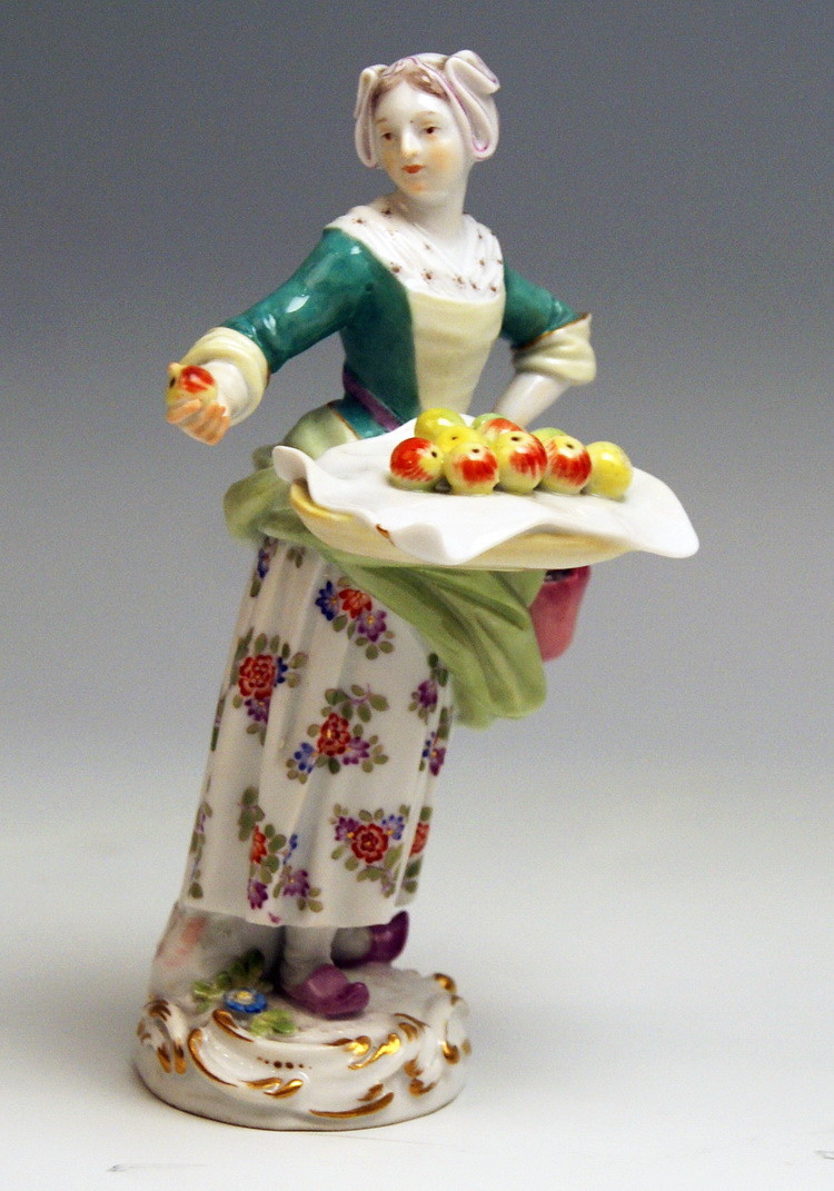Meissen PARISIAN Town Crier Apples Seller Figur MNR: 17, Antique, Signed