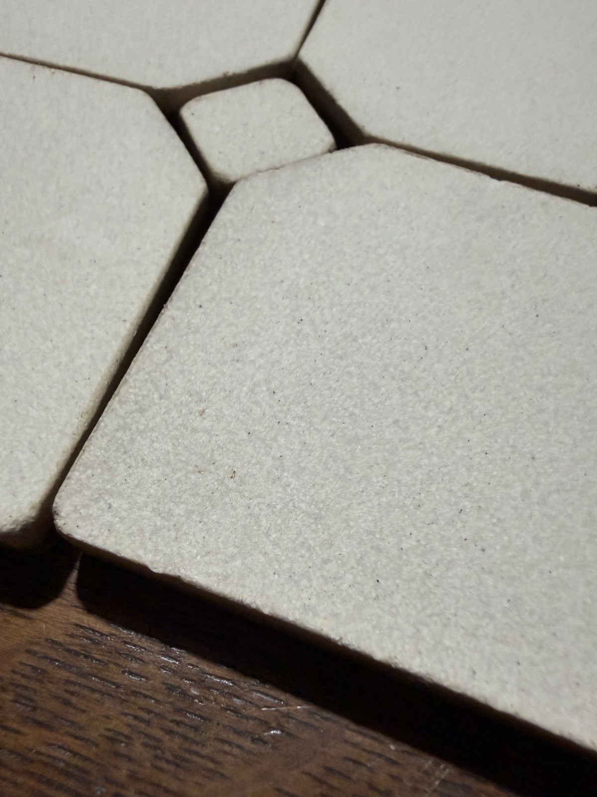 MOTAWI TILE-WORKS 6 Green TILE Installation Tiles With 2 Brown Center Tiles