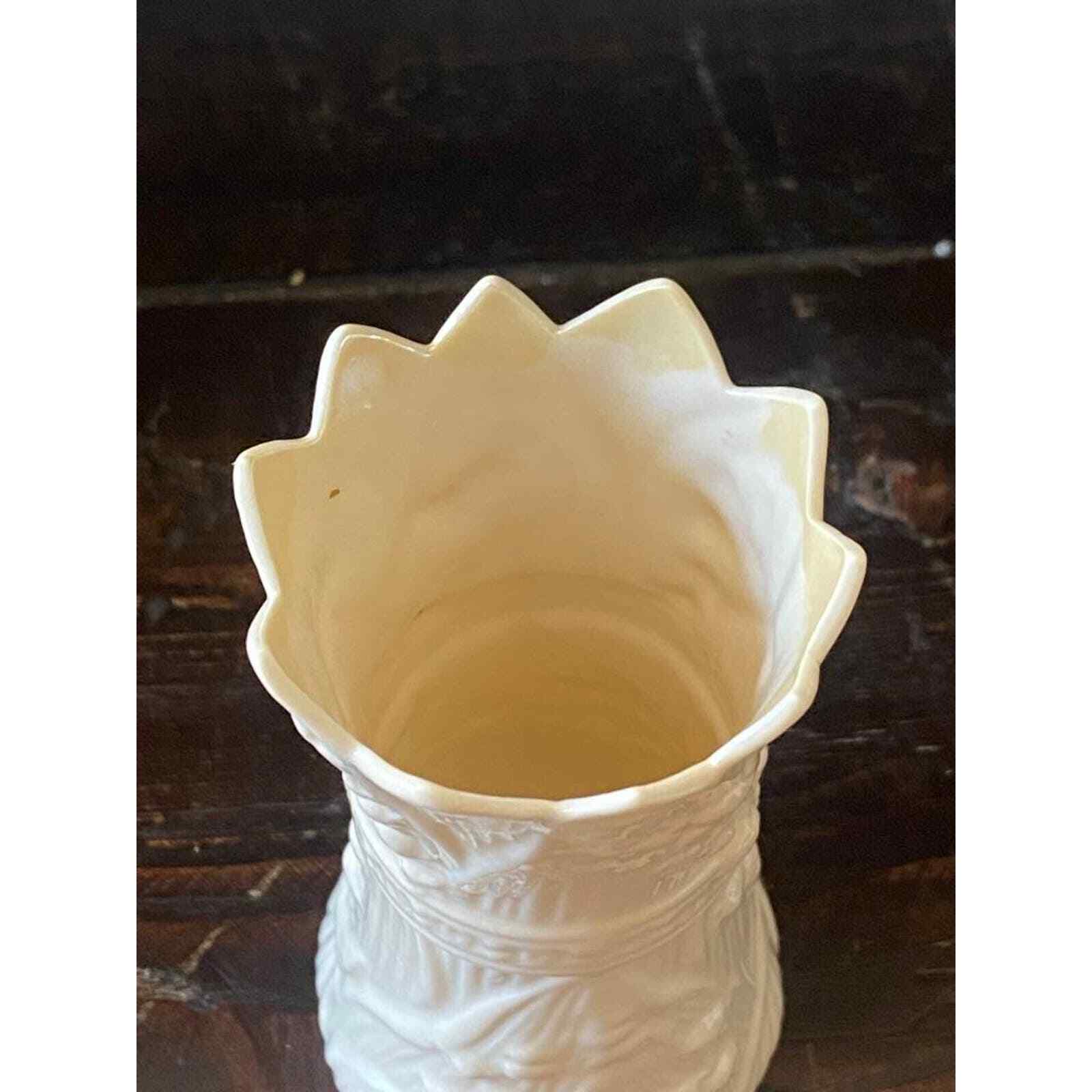 Vintage Ireland Belleek Lily of the Valley Porcelain Vase Creamy White