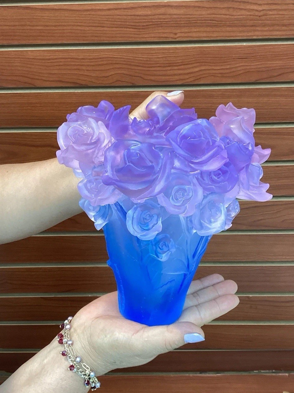 Nancy Daum Style Blue Ombré Vase H7” Heavy Art Glass Maker Unknown Crystal Art